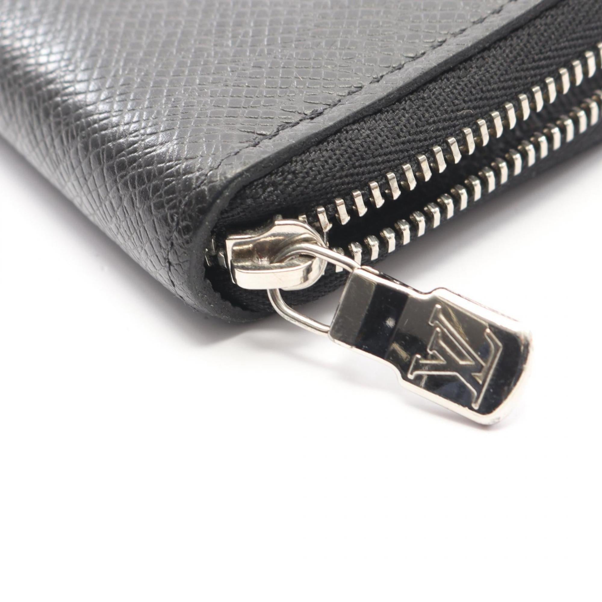 Louis Vuitton Black Taiga Leather Coin Purse/Coin Case (Pre-Owned)
