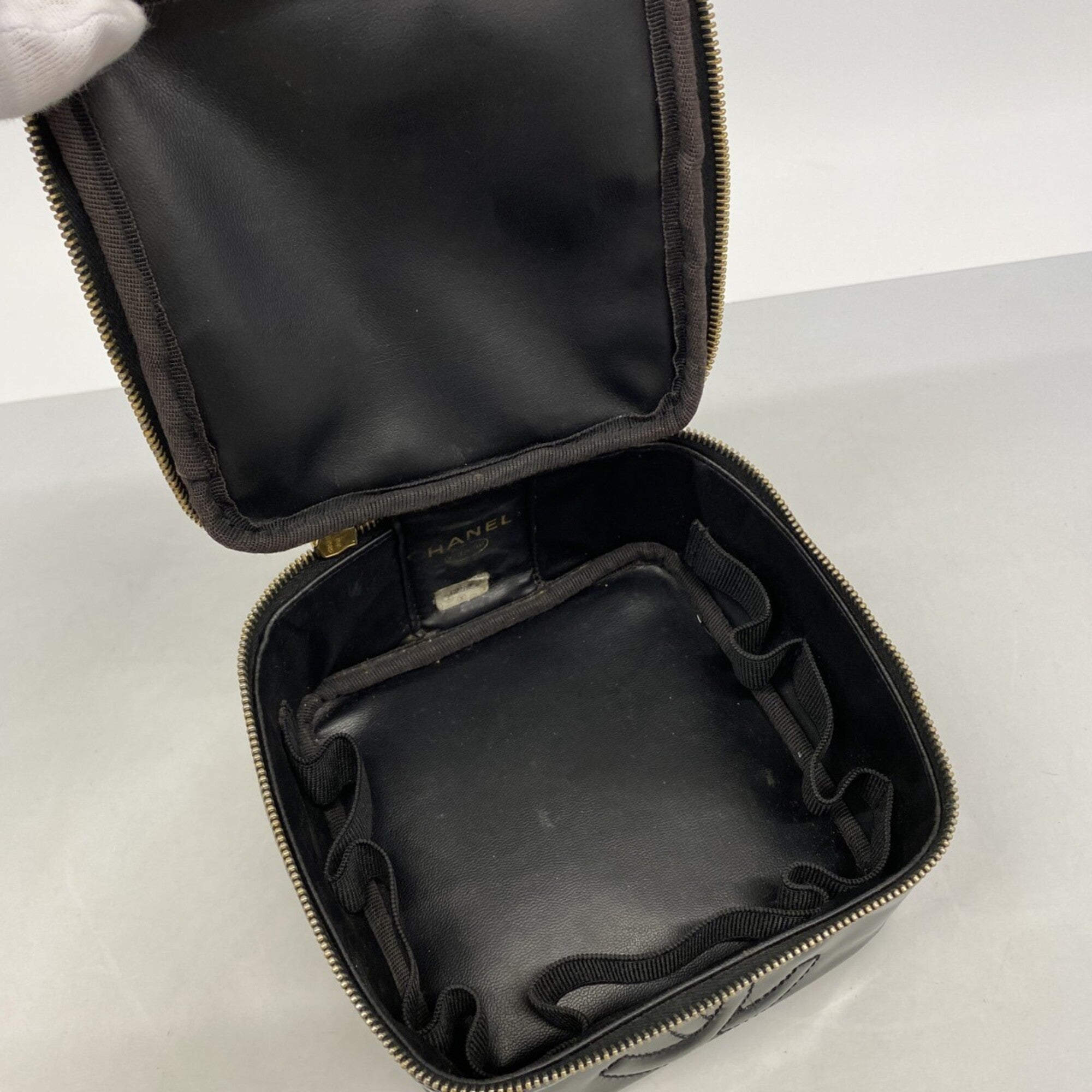 Chanel Black Patent Leather Vanity Bag (Pre-Owned)