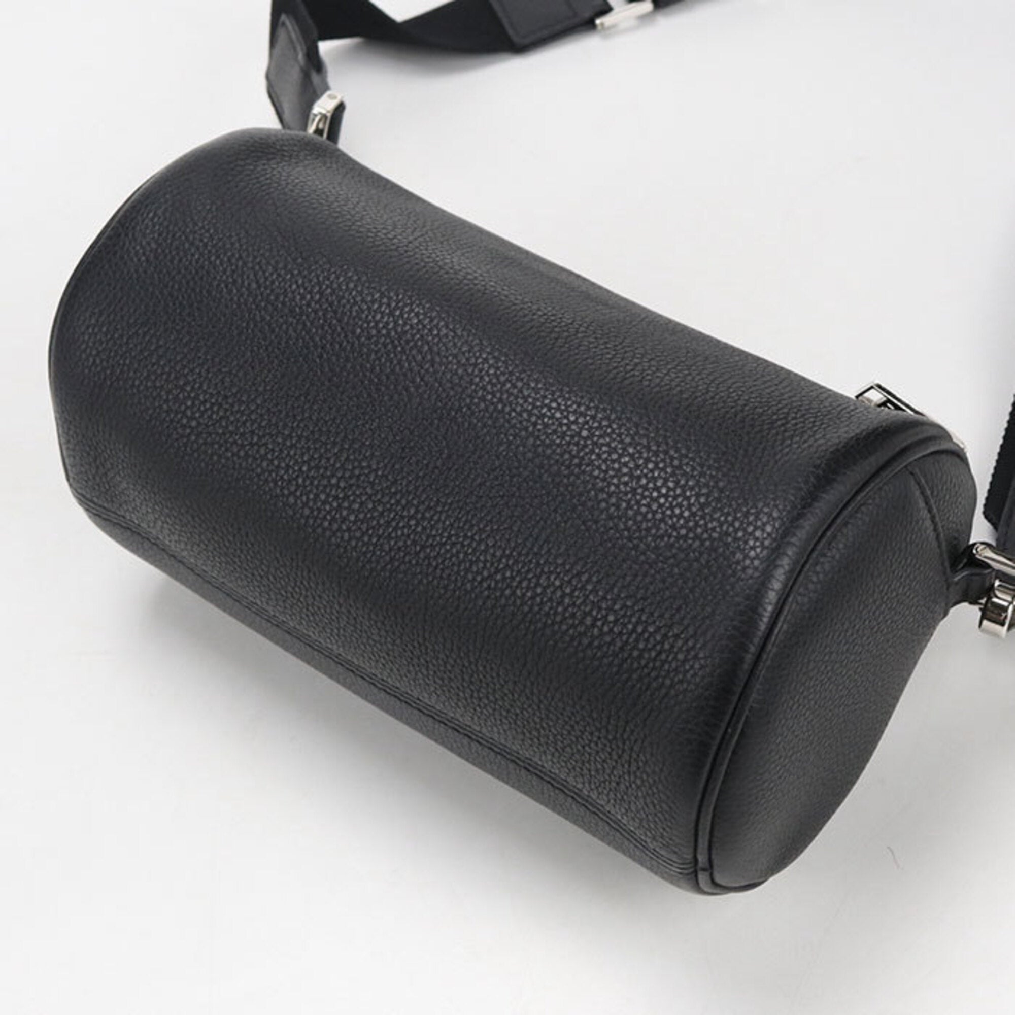 Christian Dior Black Leather Shoulder Bag (Pre-Owned)