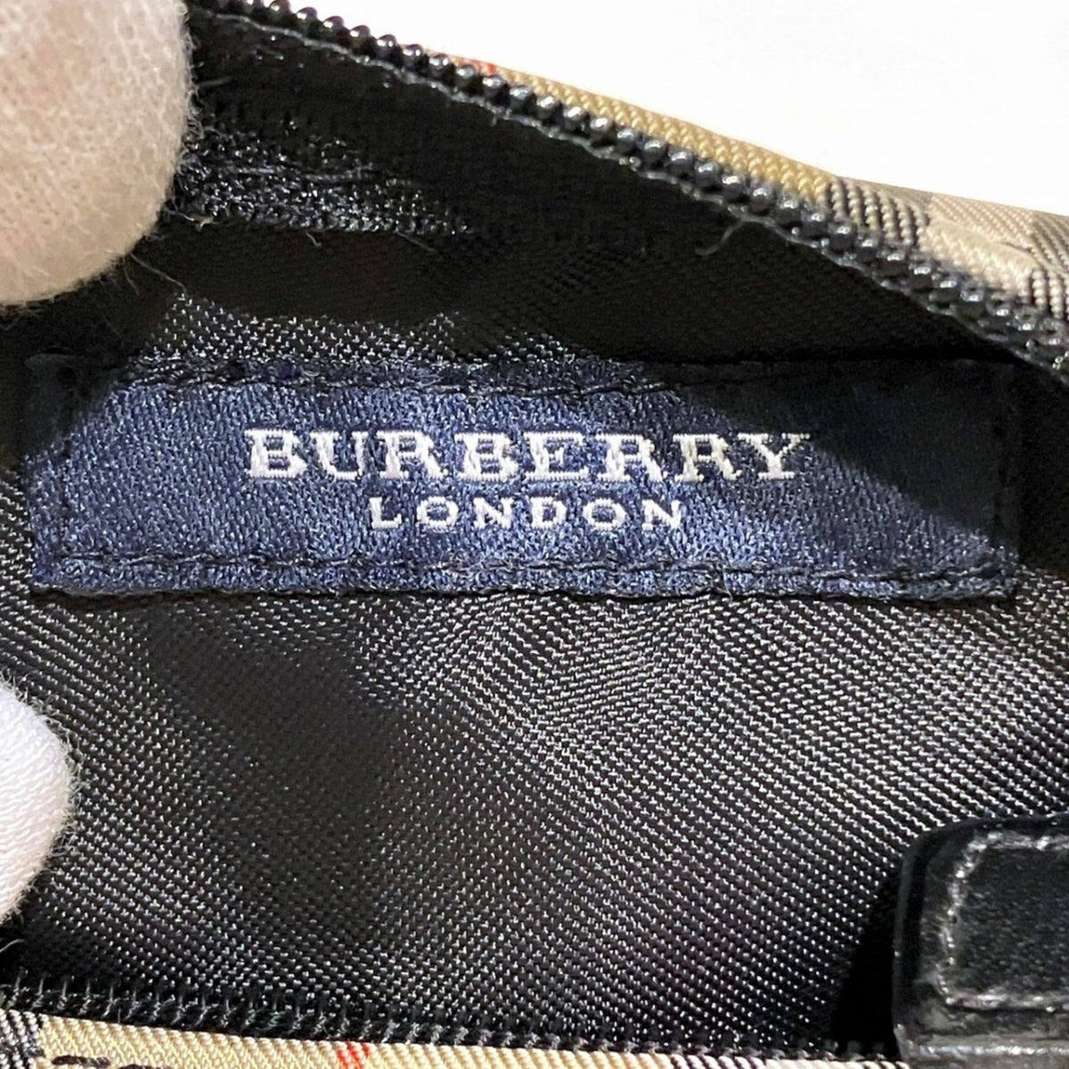 Burberry Beige Nylon Handbag (Pre-Owned)