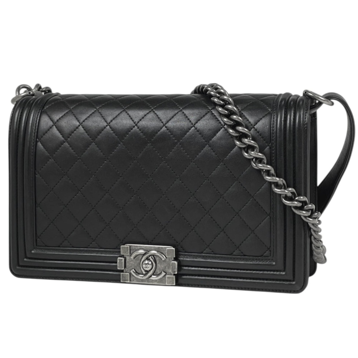 Chanel Black Leather Shoulder Bag (Pre-Owned)