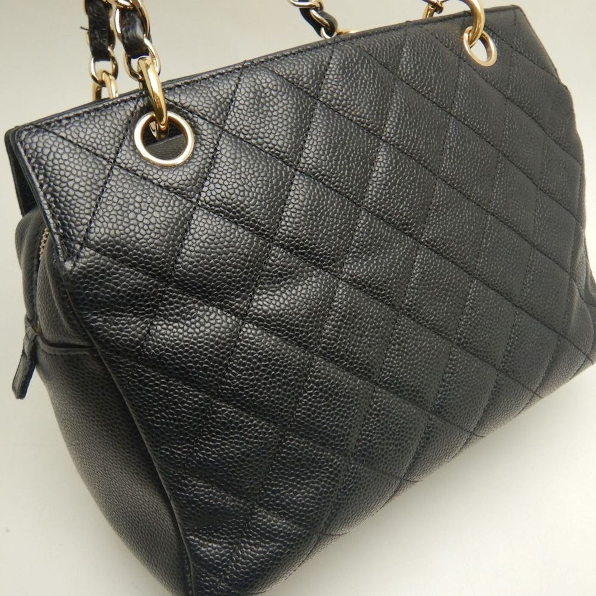 Chanel Matelasse Black Grained Calfskin Tote Bag (Pre-Owned)
