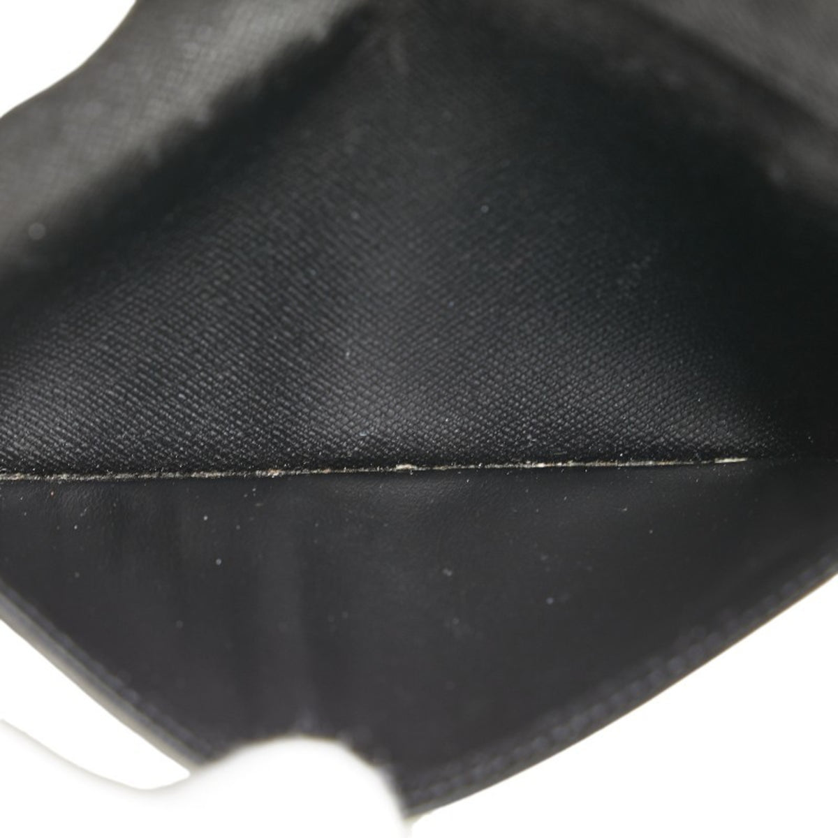 Louis Vuitton Taiga Black Leather Wallet (Bi-Fold) (Pre-Owned)