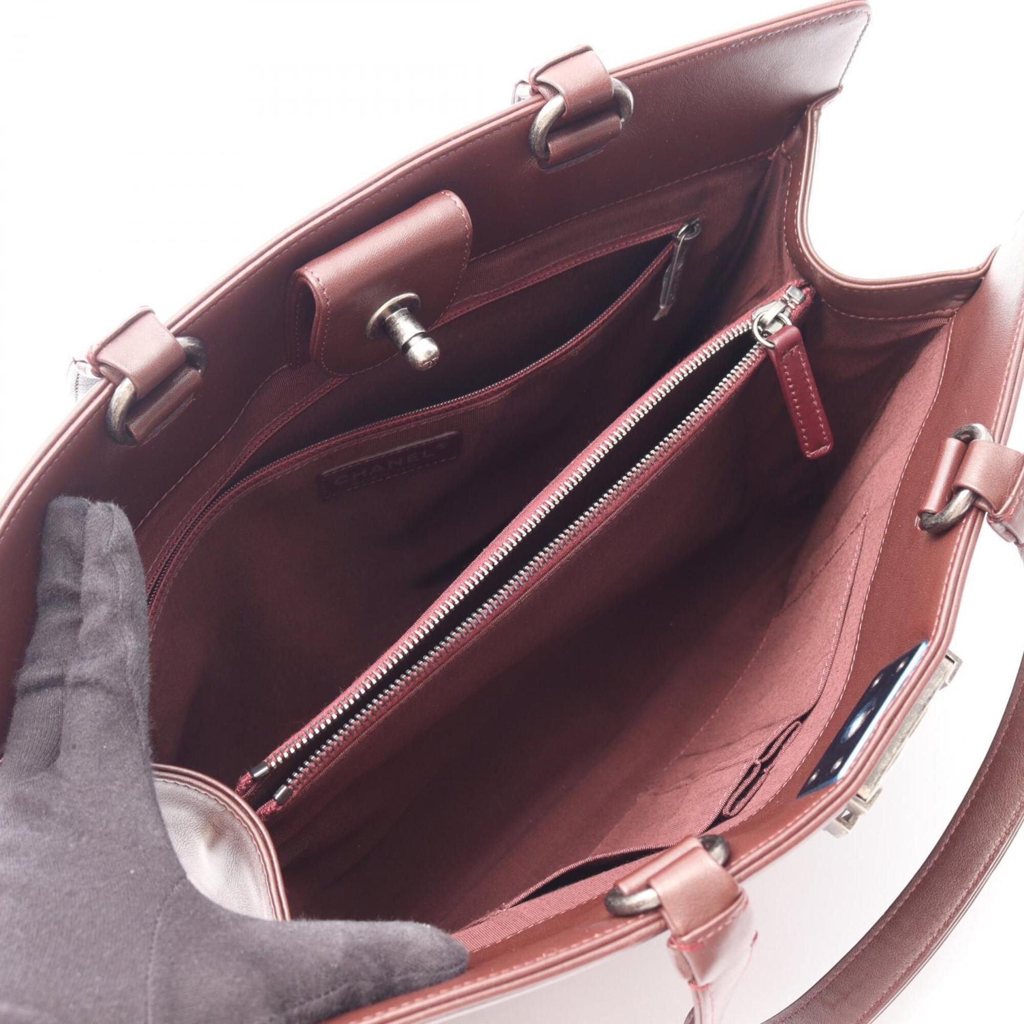 Chanel Bordeaux Leather Handbag Tote Bag (Pre-Owned)
