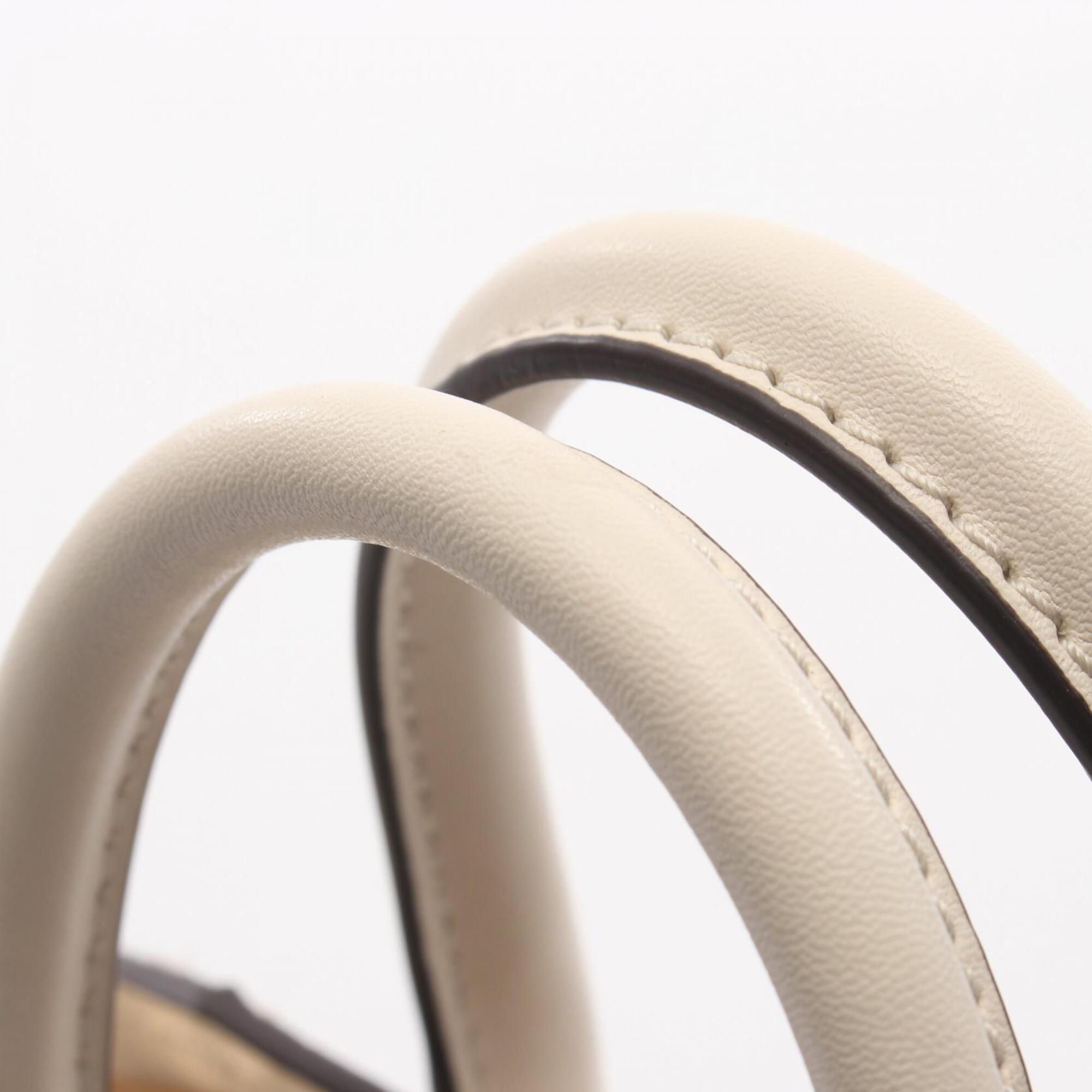 Michael Kors Ivory Leather Handbag (Pre-Owned)