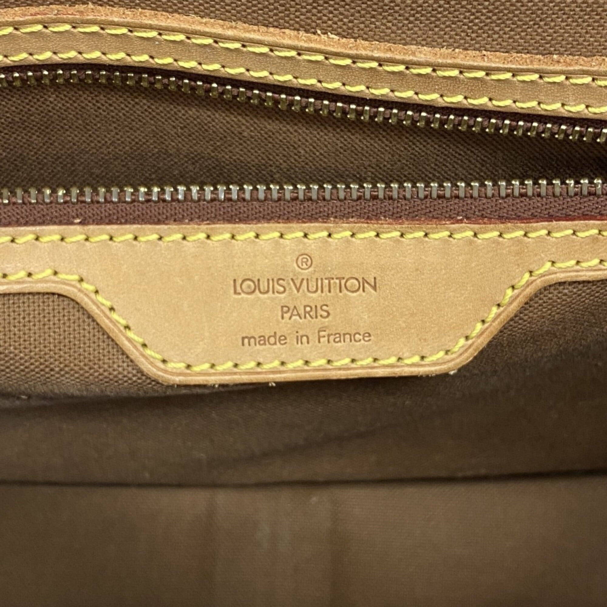 Louis Vuitton Brown Shoulder Bag (Pre-Owned)