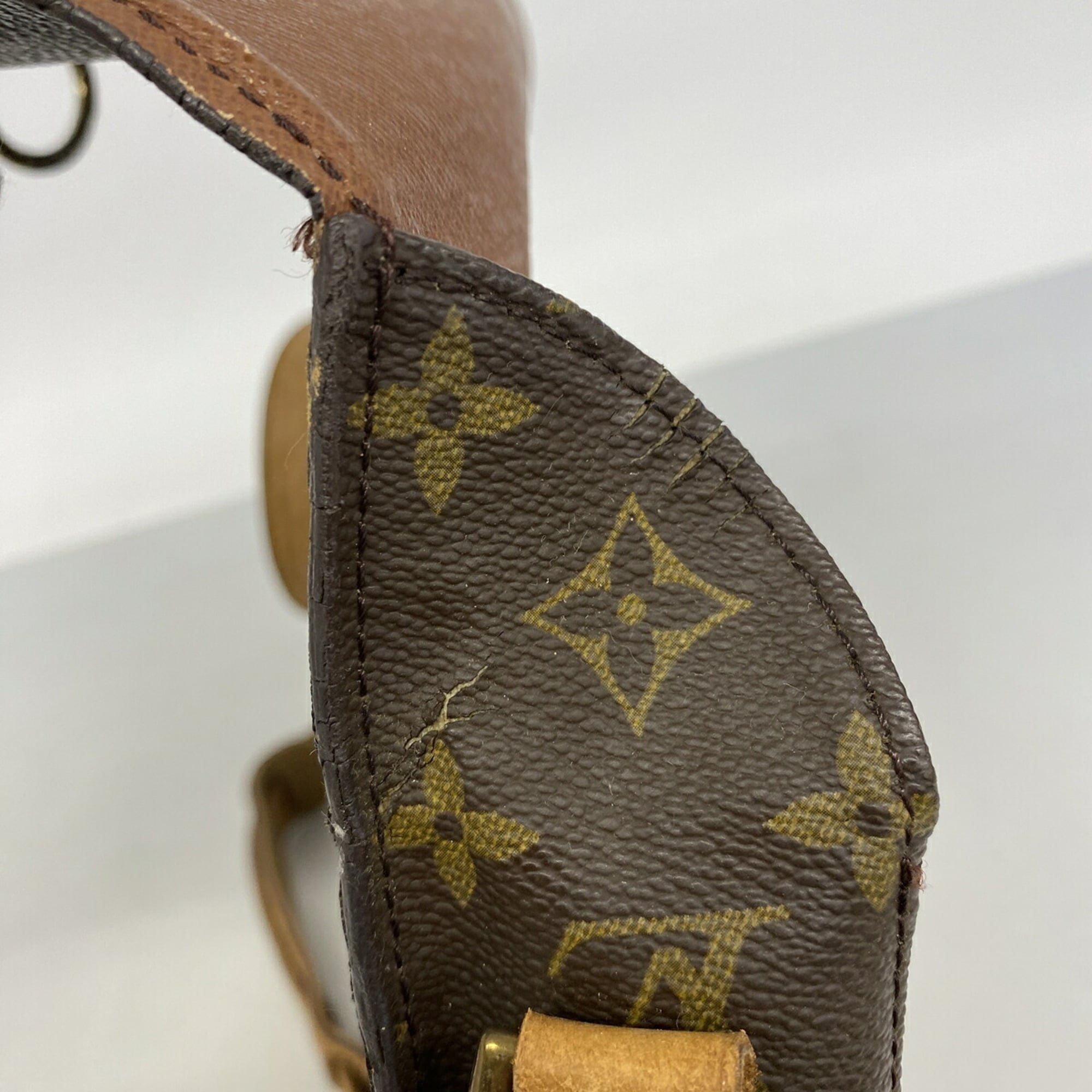 Louis Vuitton Brown Shoulder Bag (Pre-Owned)
