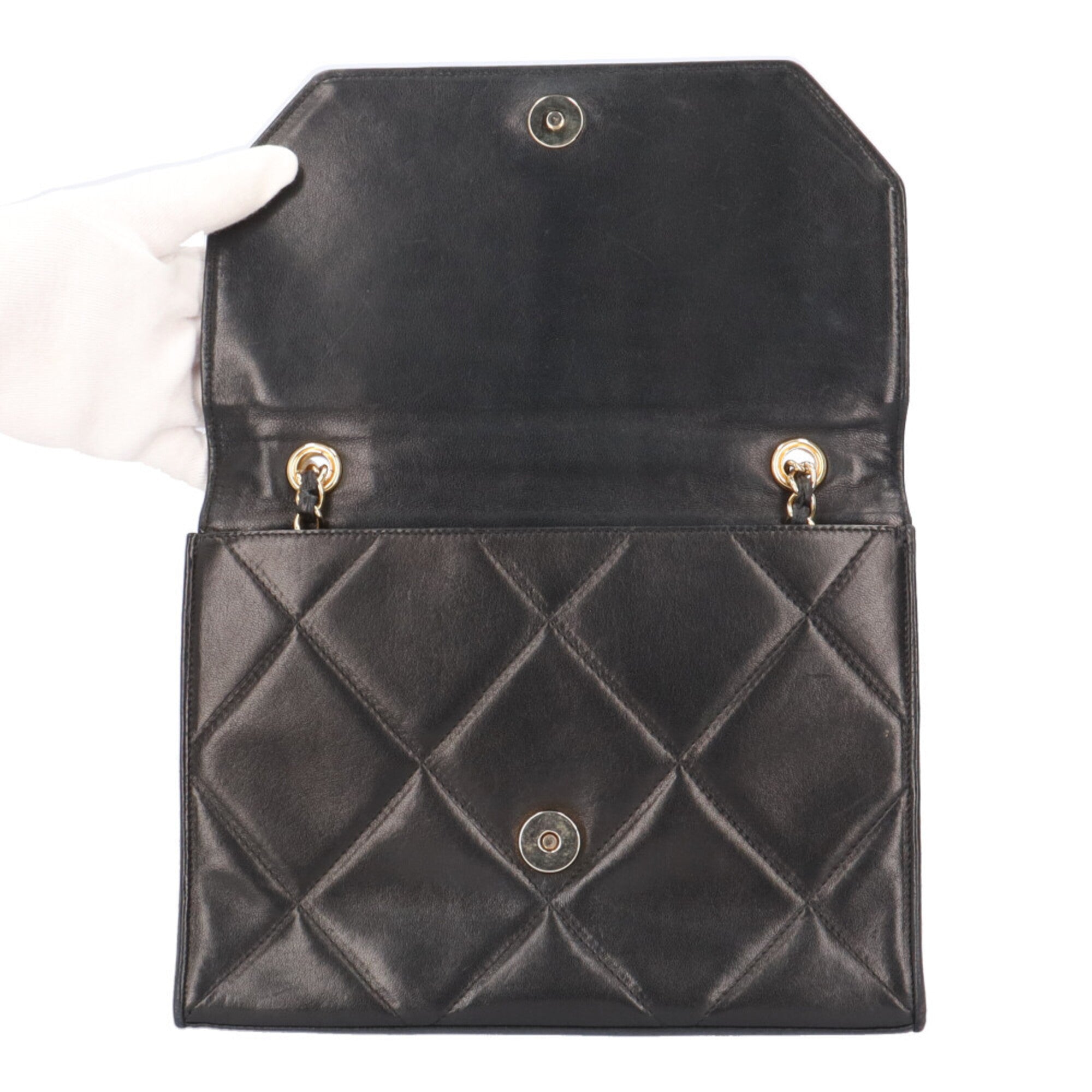 Chanel Black Leather Shoulder Bag (Pre-Owned)