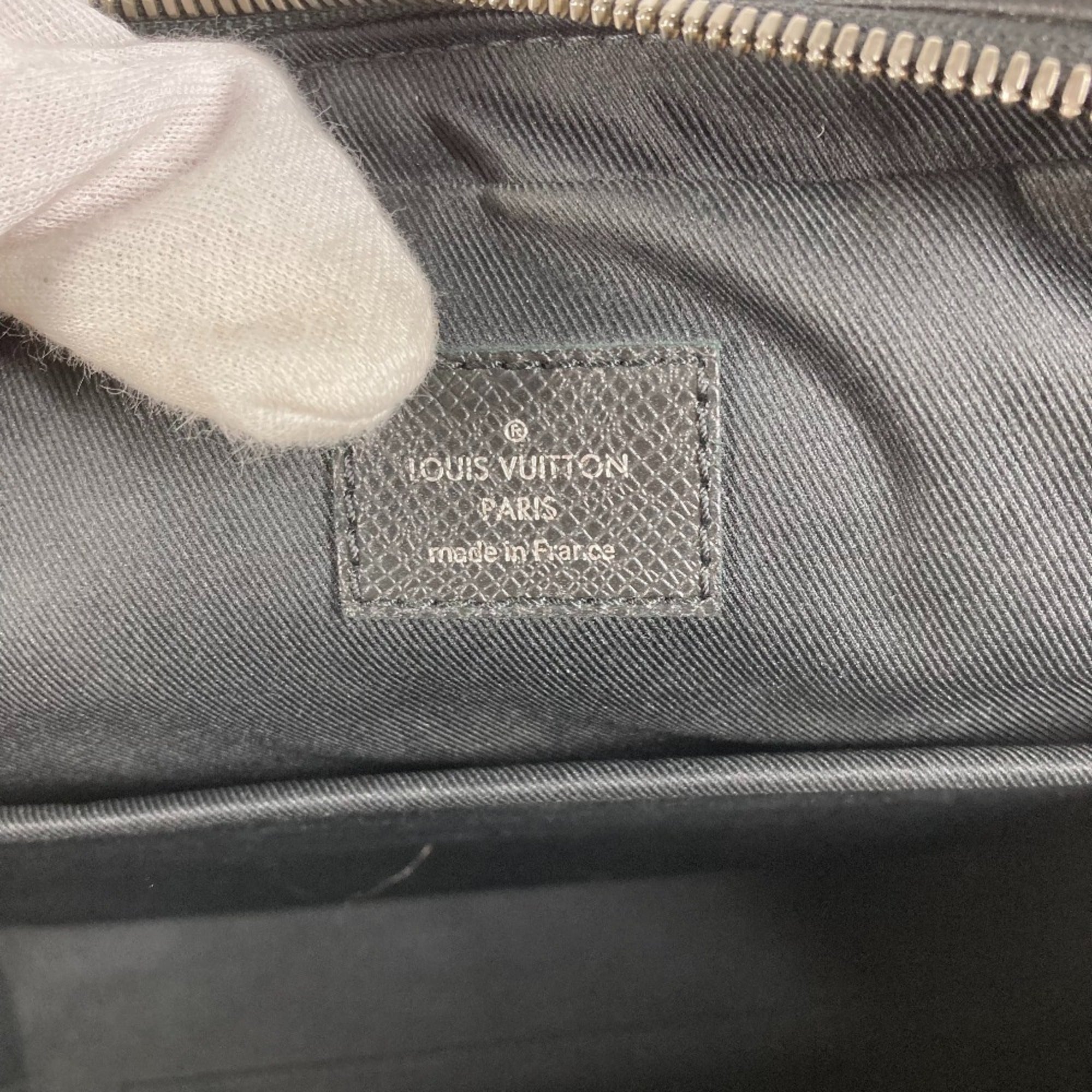 Louis Vuitton Ardoise Black Taiga Leather Briefcase (Pre-Owned)