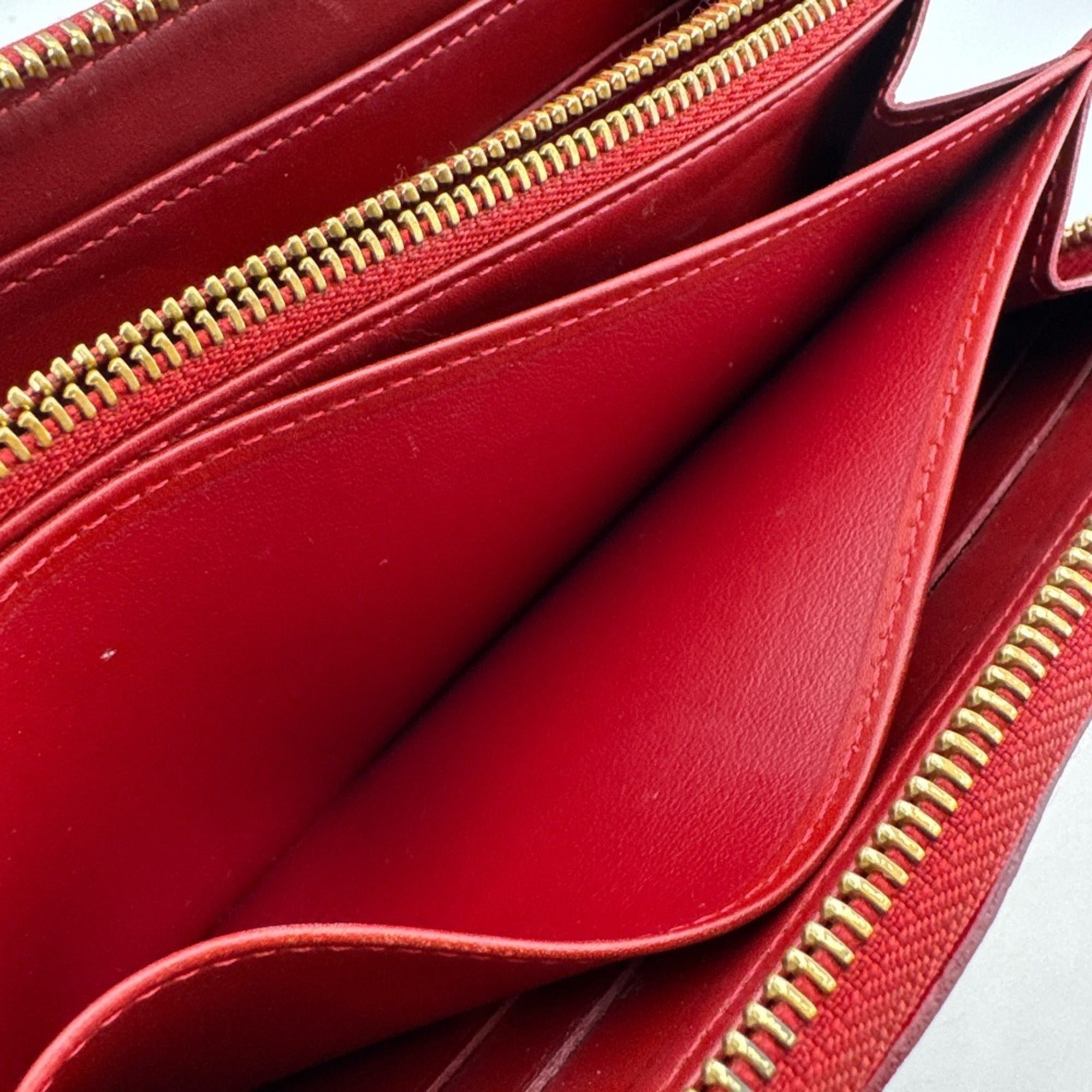 Louis Vuitton Vernis Red Color Vernis Long Wallet (Bi-Fold) (Pre-Owned)