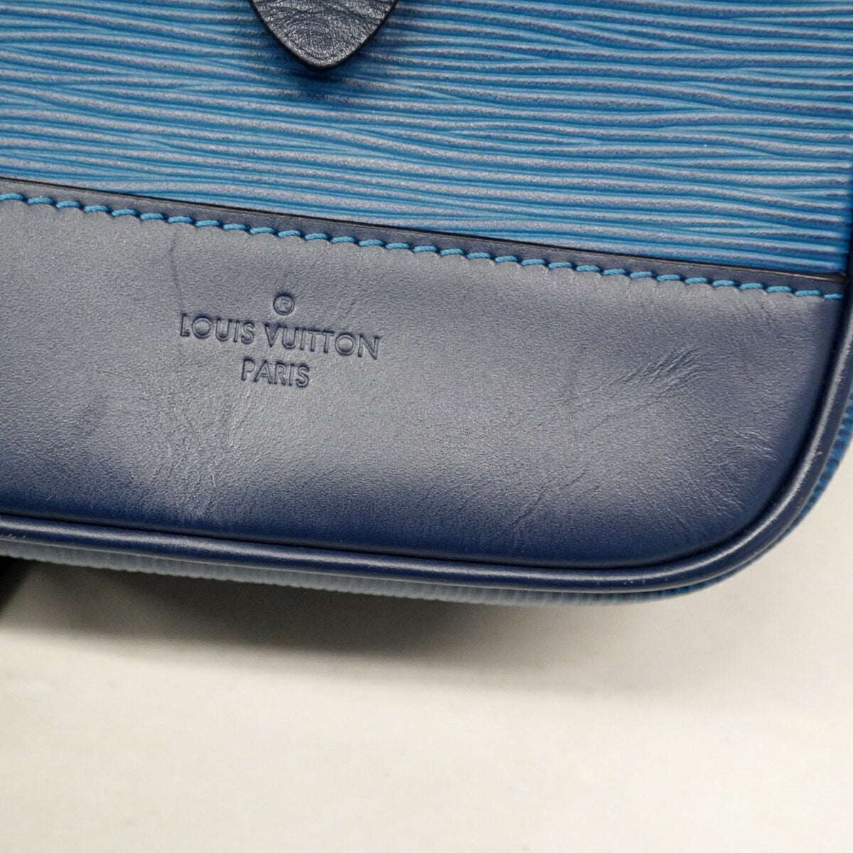 Louis Vuitton Navy Shoulder Bag (Pre-Owned)
