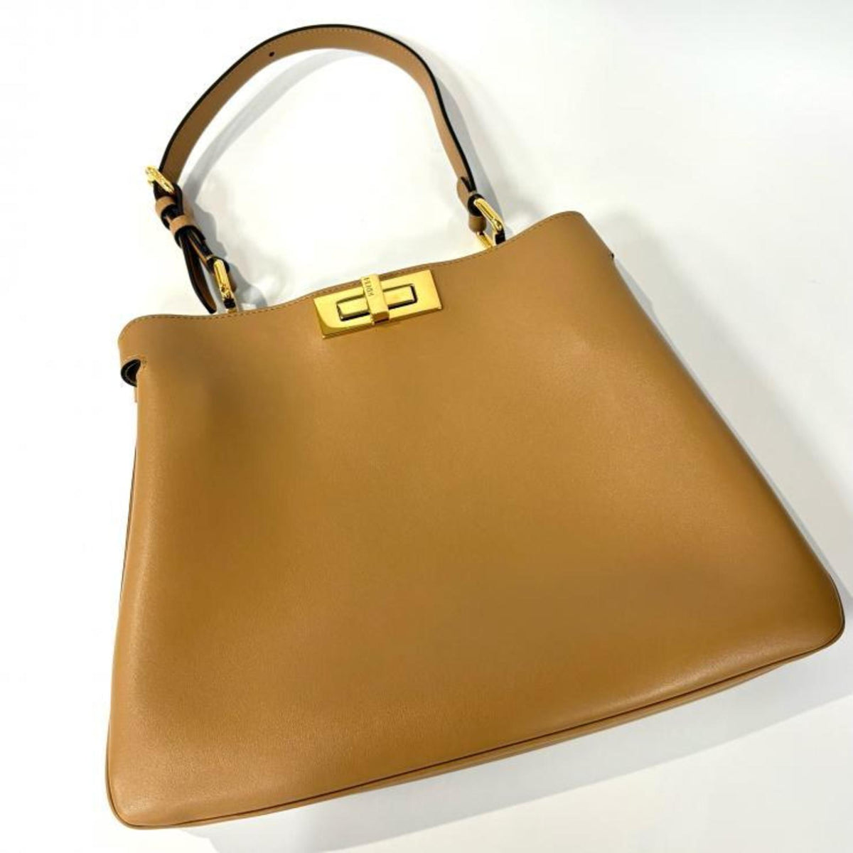 Fendi Beige Leather Handbag (Pre-Owned)