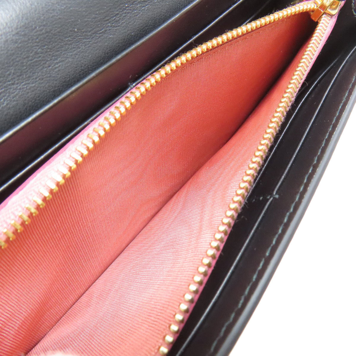 Miu Miu Black Leather Long Wallet (Bi-Fold) (Pre-Owned)