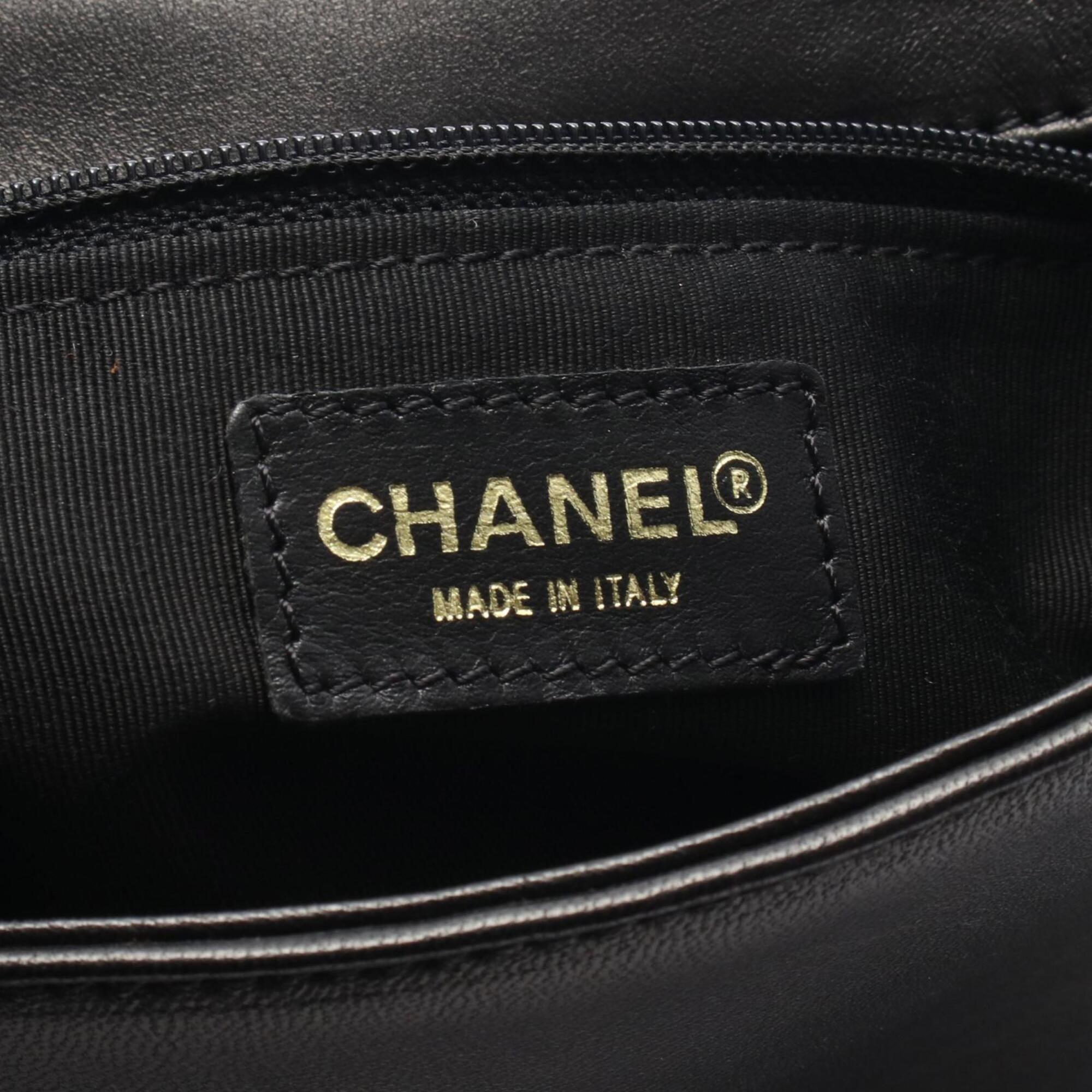 Chanel Black Leather Shoulder Bag (Pre-Owned)