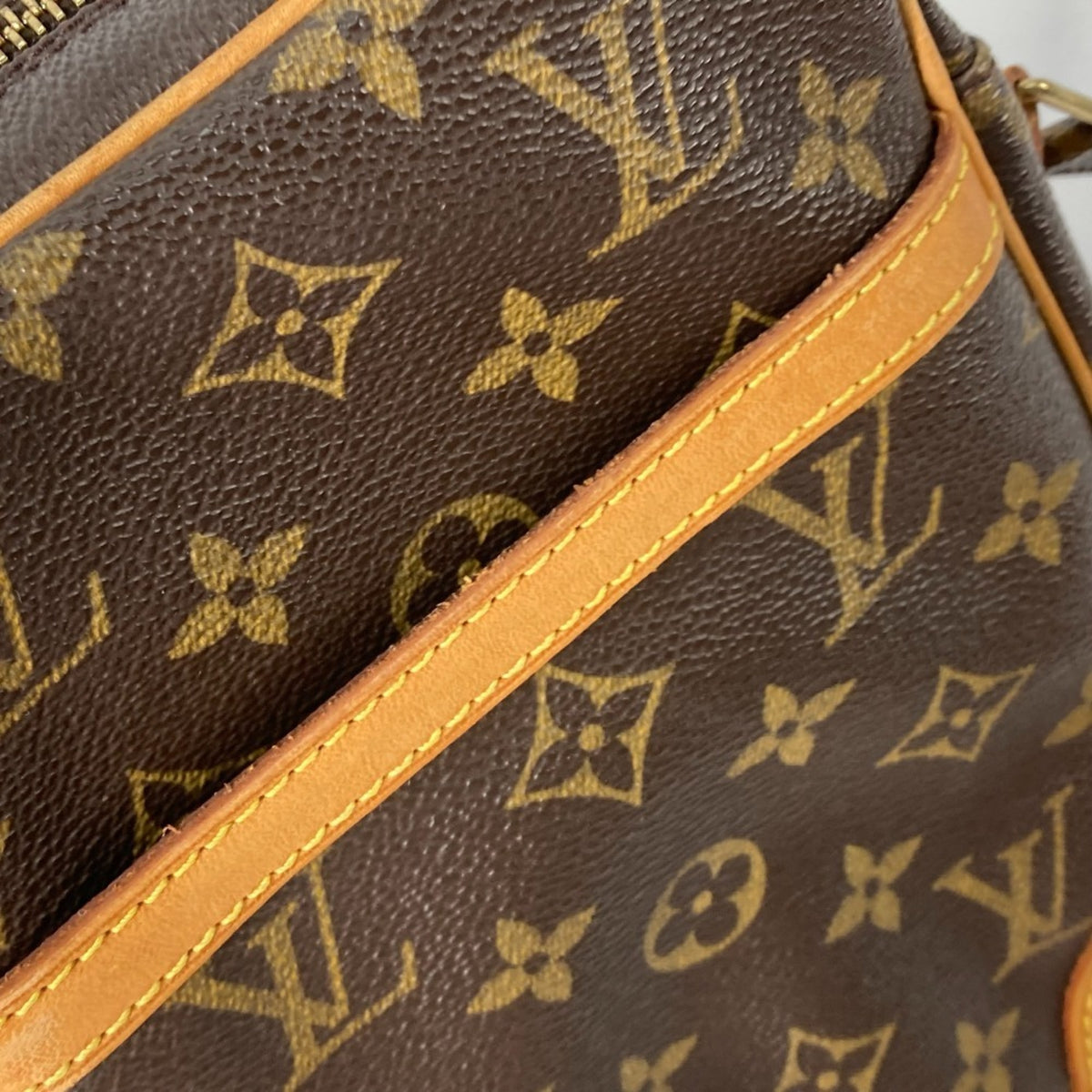 Louis Vuitton Brown Monogram Monogram Pochette Shoulder Bag (Pre-Owned)
