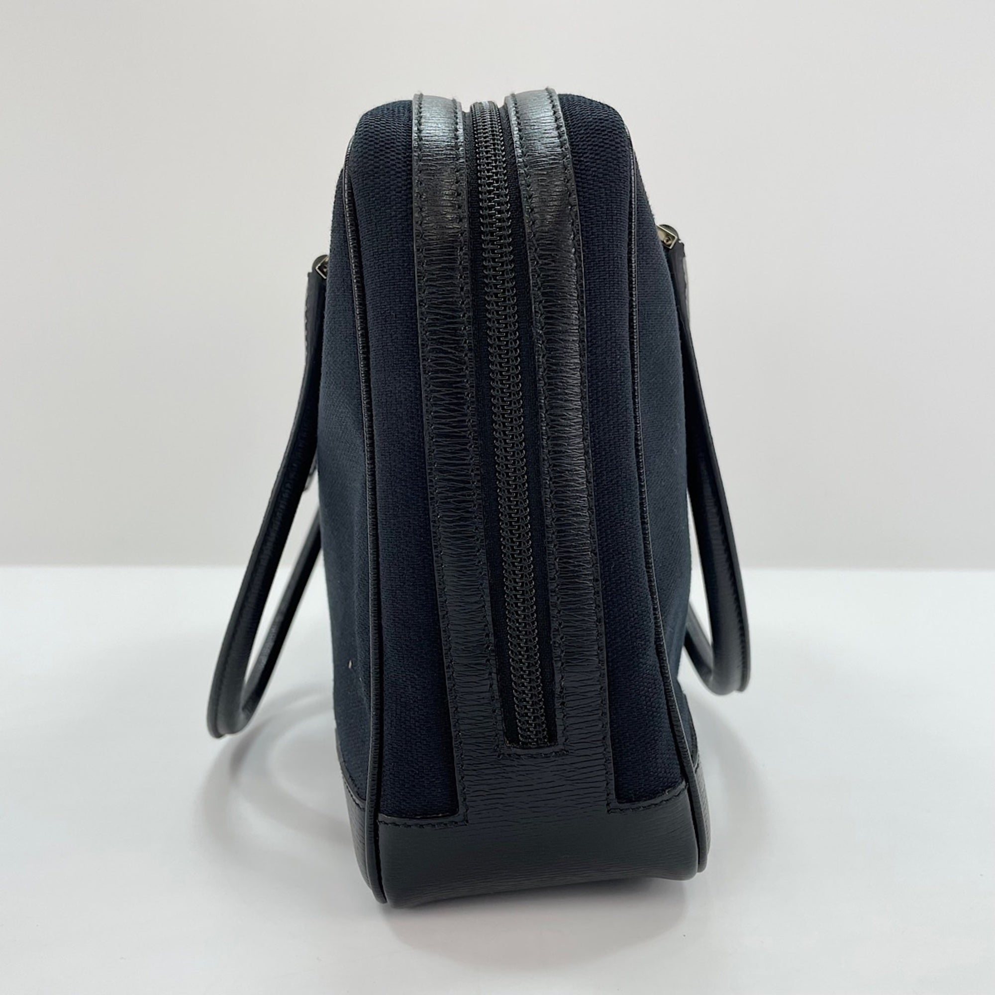 Gucci Black Handbag (Pre-Owned)