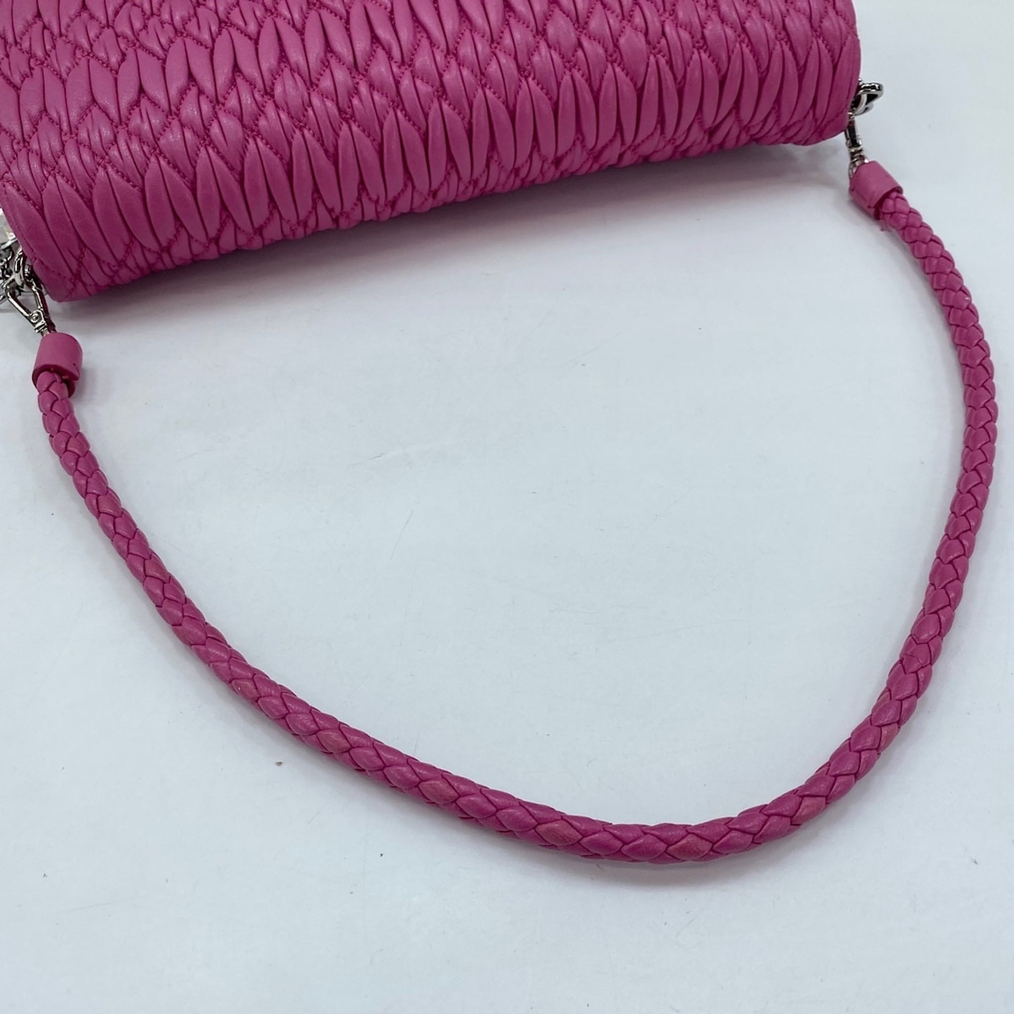 Miu Miu Pink Shoulder Bag (Pre-Owned)