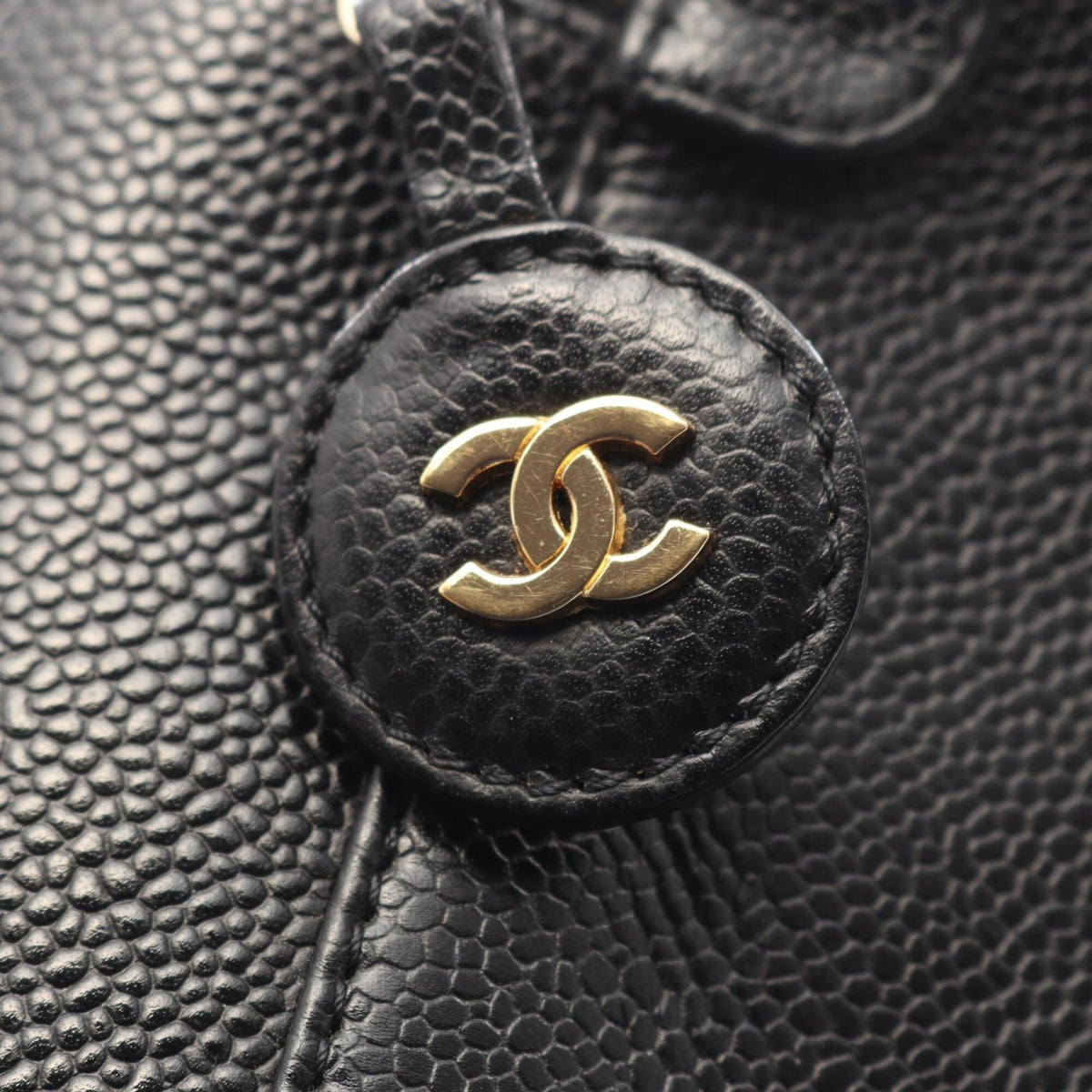 Chanel Black Grained Calfskin Handbag (Pre-Owned)