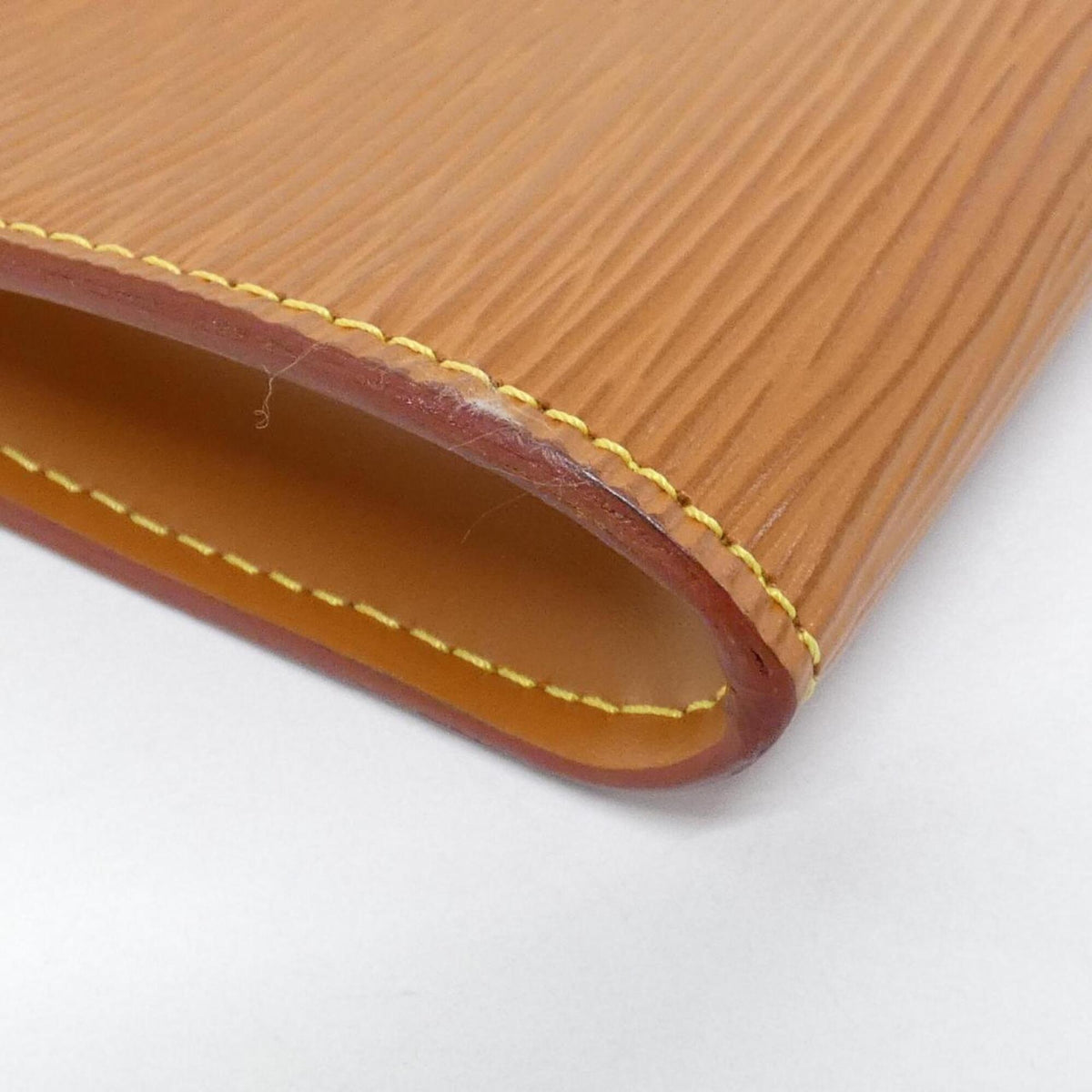 Louis Vuitton Gold Leather Pochette Pouch (Pre-Owned)