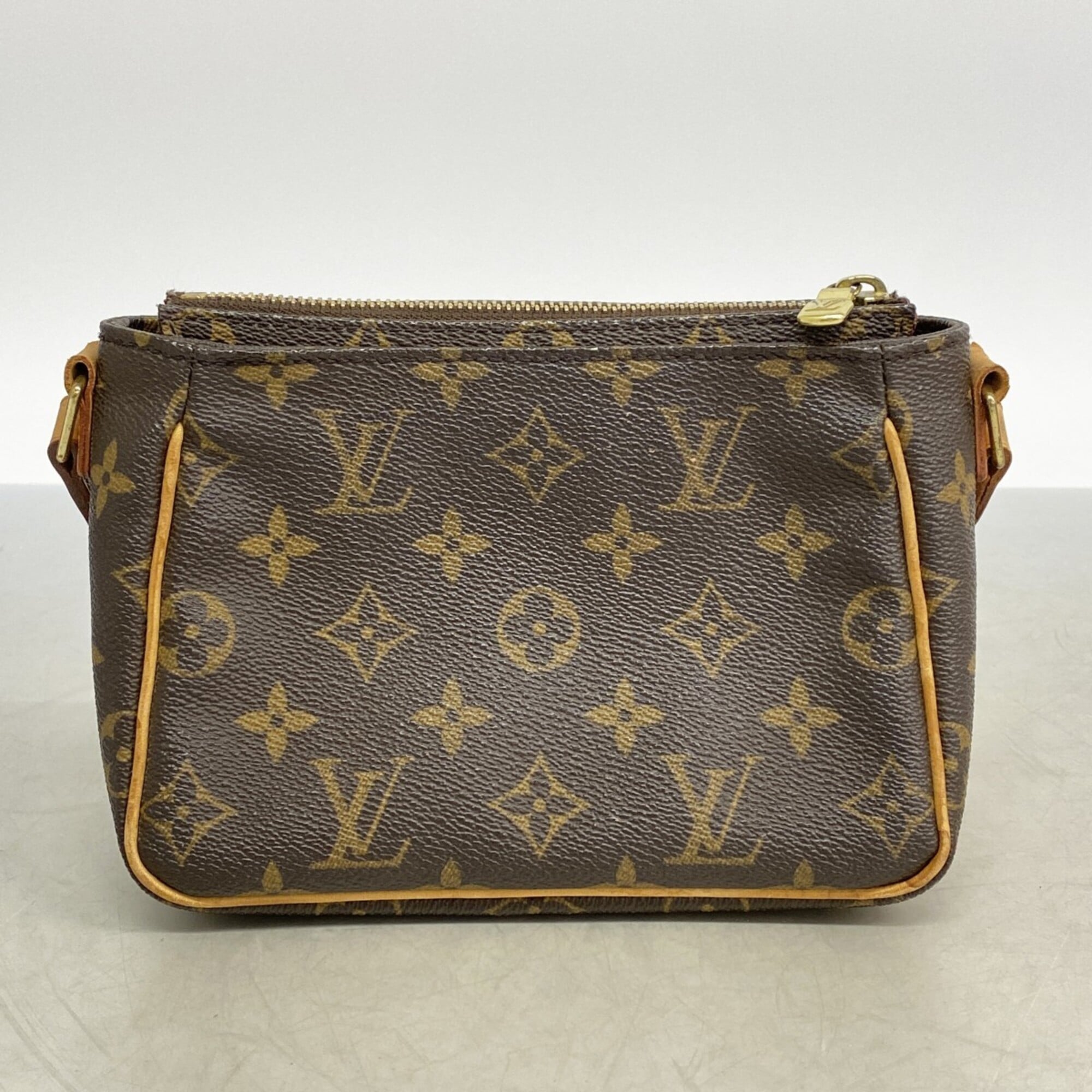 Louis Vuitton Brown Shoulder Bag (Pre-Owned)
