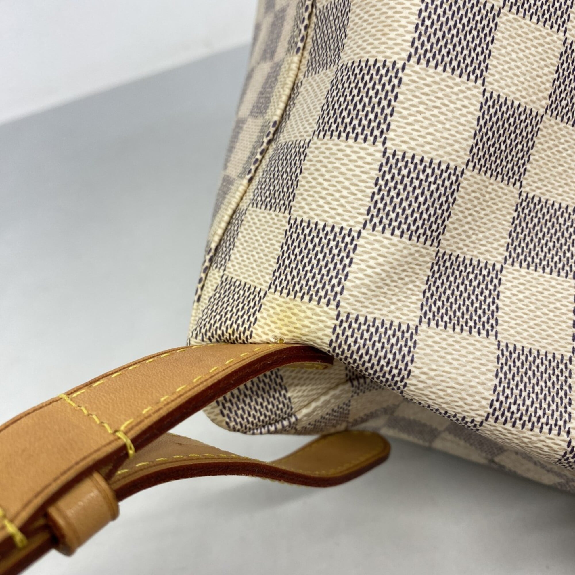 Louis Vuitton White Backpack (Pre-Owned)