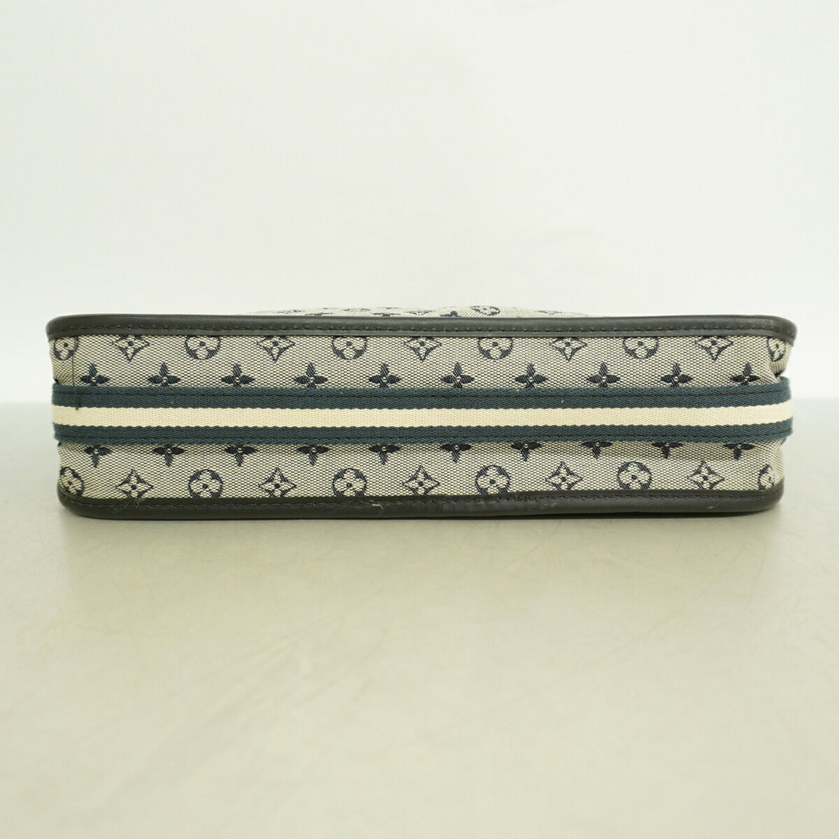 Louis Vuitton Blue Shoulder Bag (Pre-Owned)