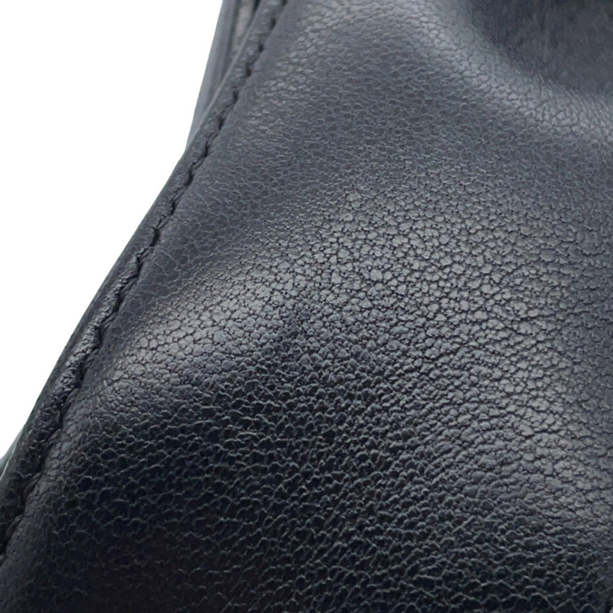 Chanel Black Leather Fanny Pack (Pre-Owned)