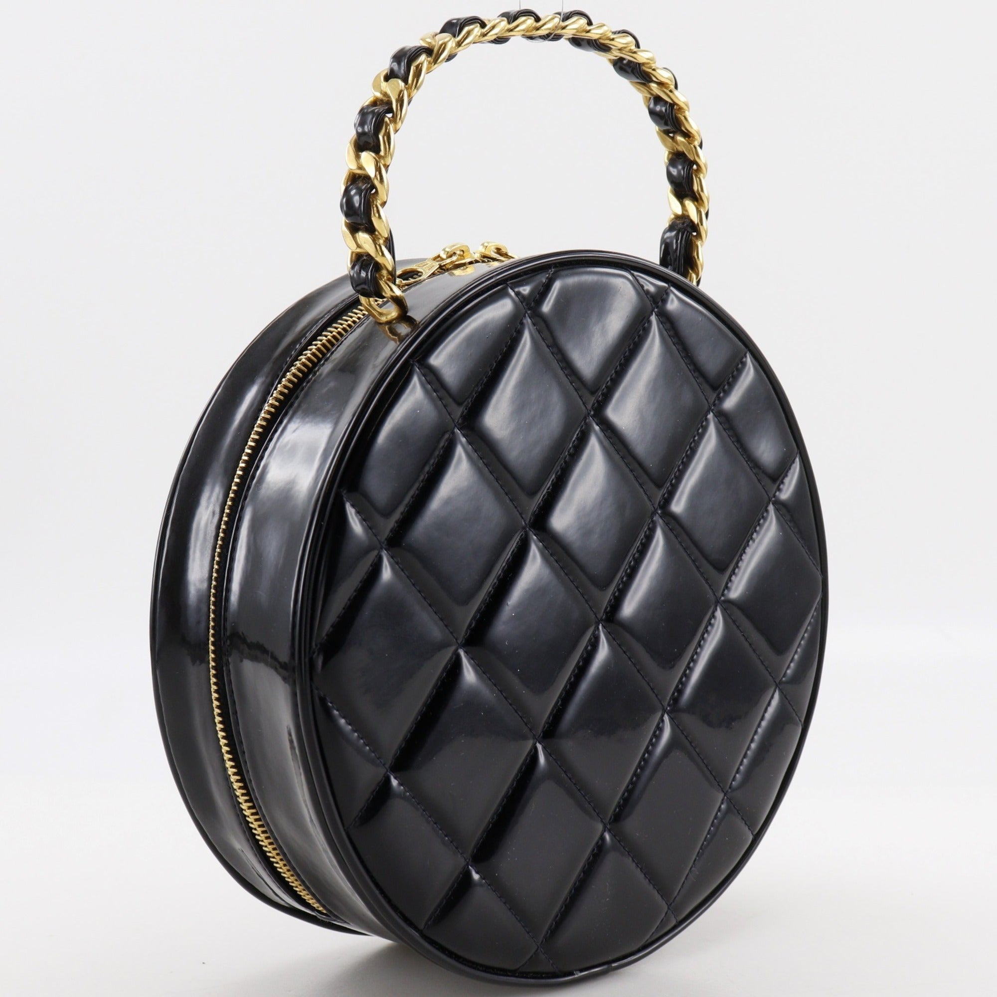 Chanel Black Patent Leather Handbag (Pre-Owned)