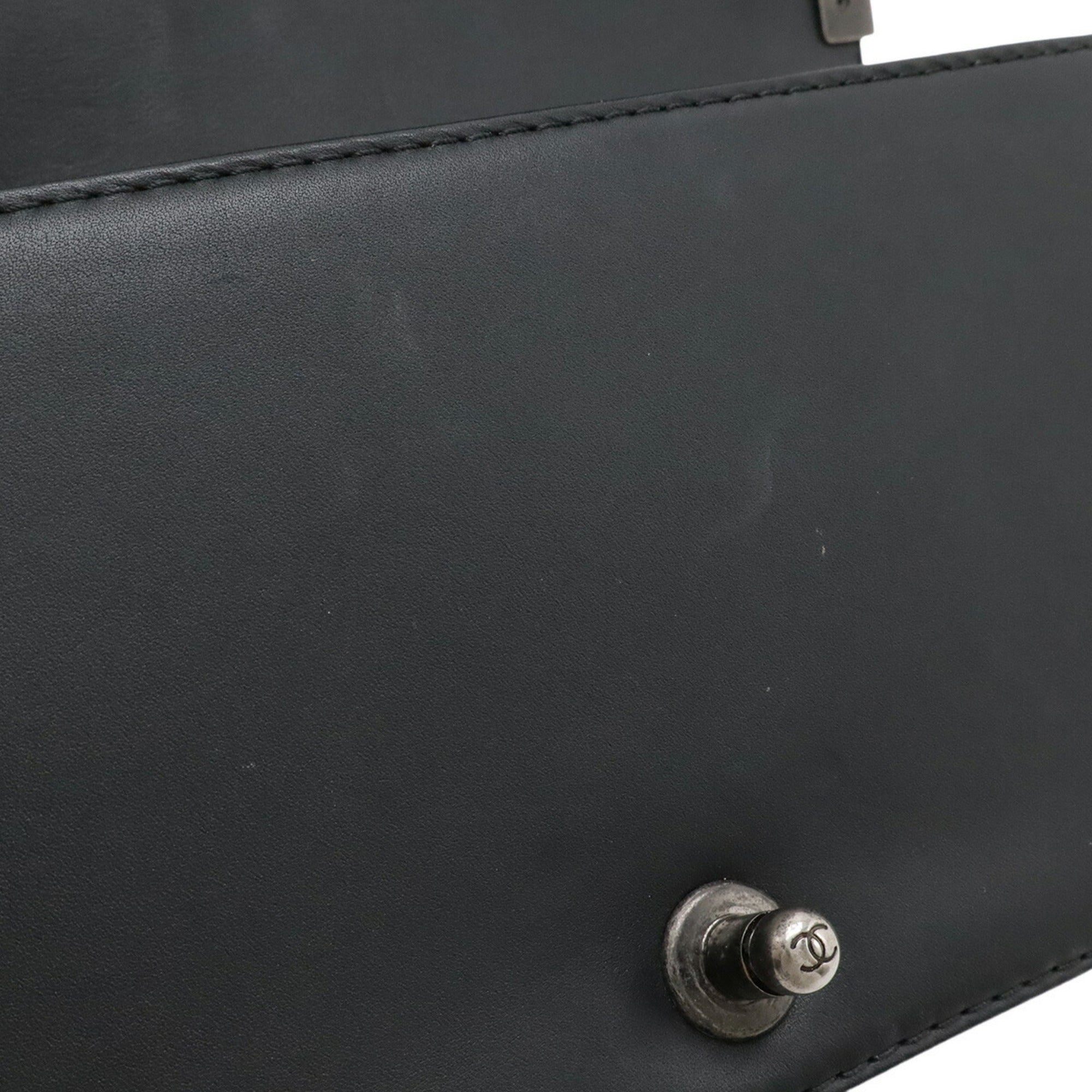 Chanel Black Leather Shoulder Bag (Pre-Owned)