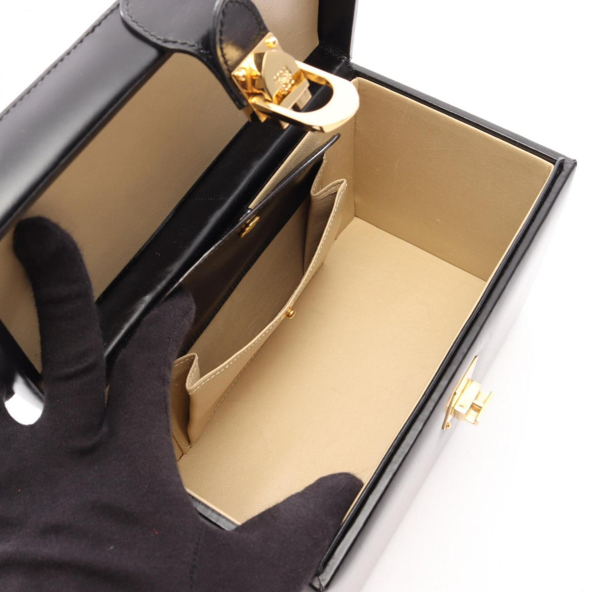Loewe Black Leather Handbag (Pre-Owned)