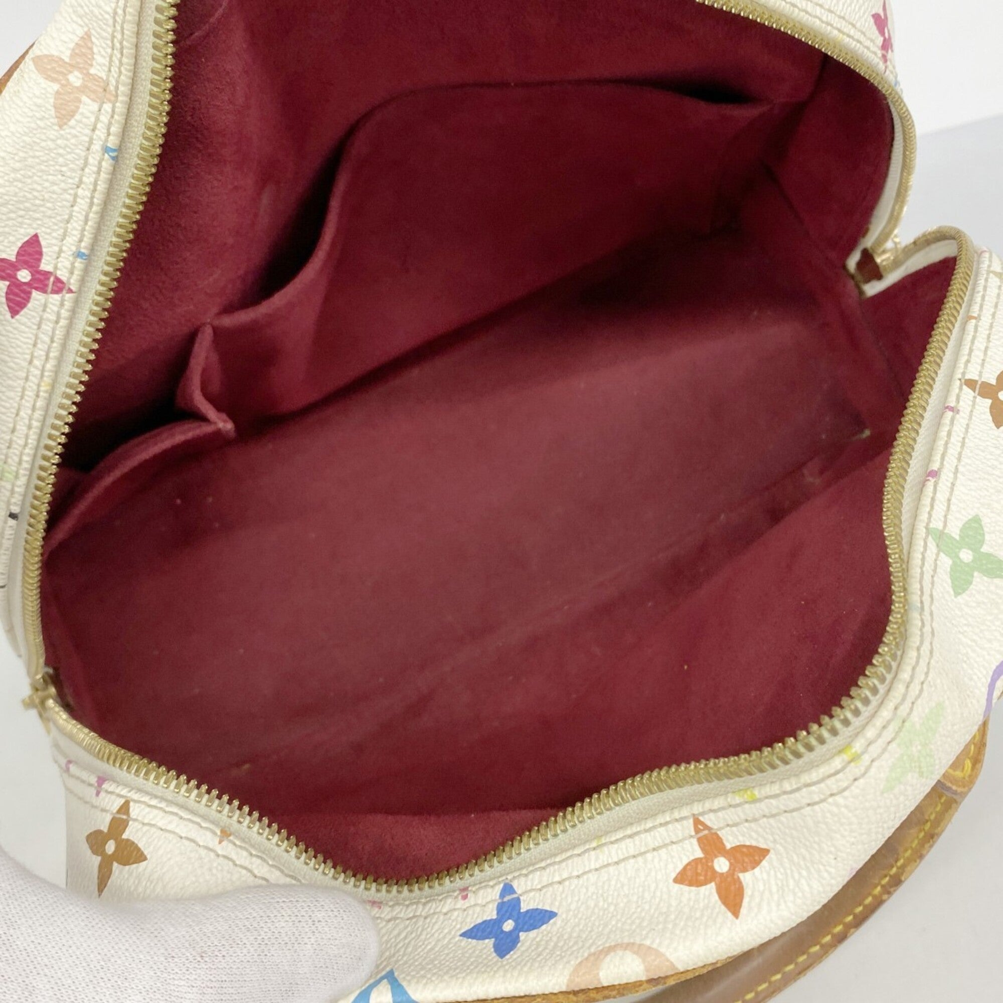 Louis Vuitton Blanc Handbag (Pre-Owned)