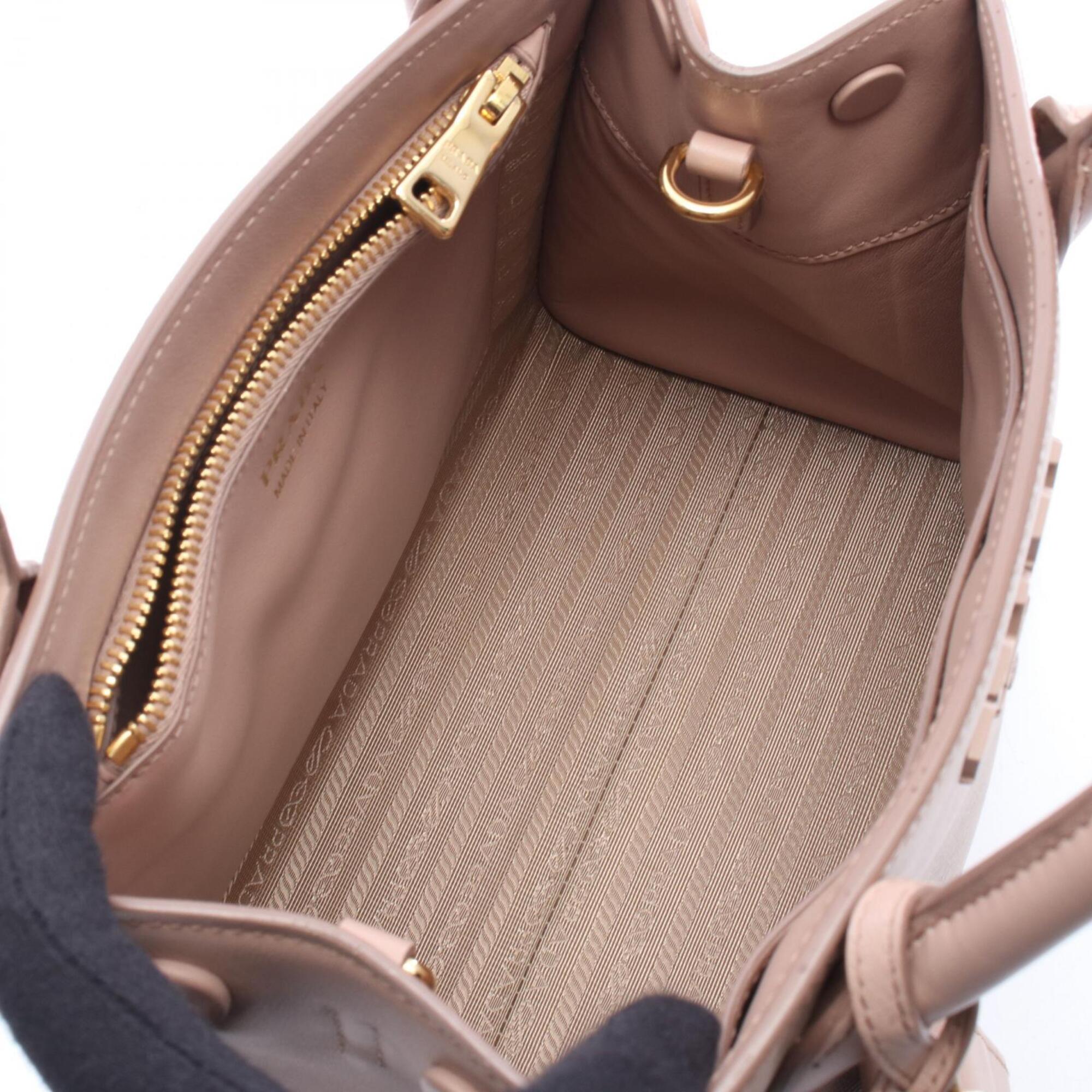 Prada Pink Leather Handbag (Pre-Owned)