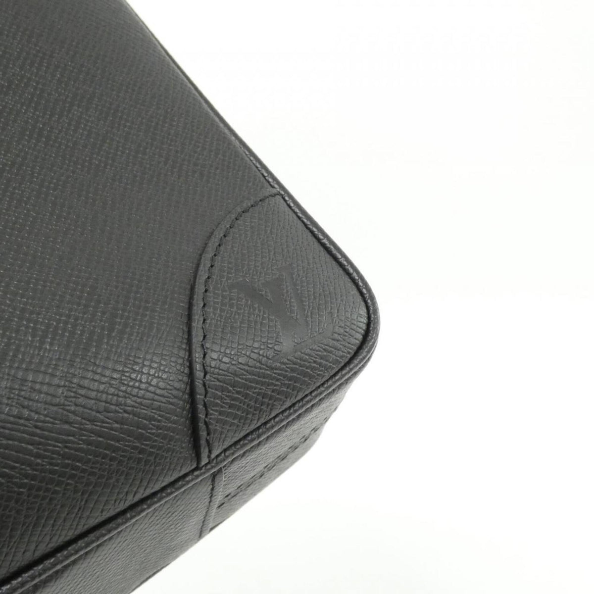 Louis Vuitton Black Leather Handbag (Pre-Owned)