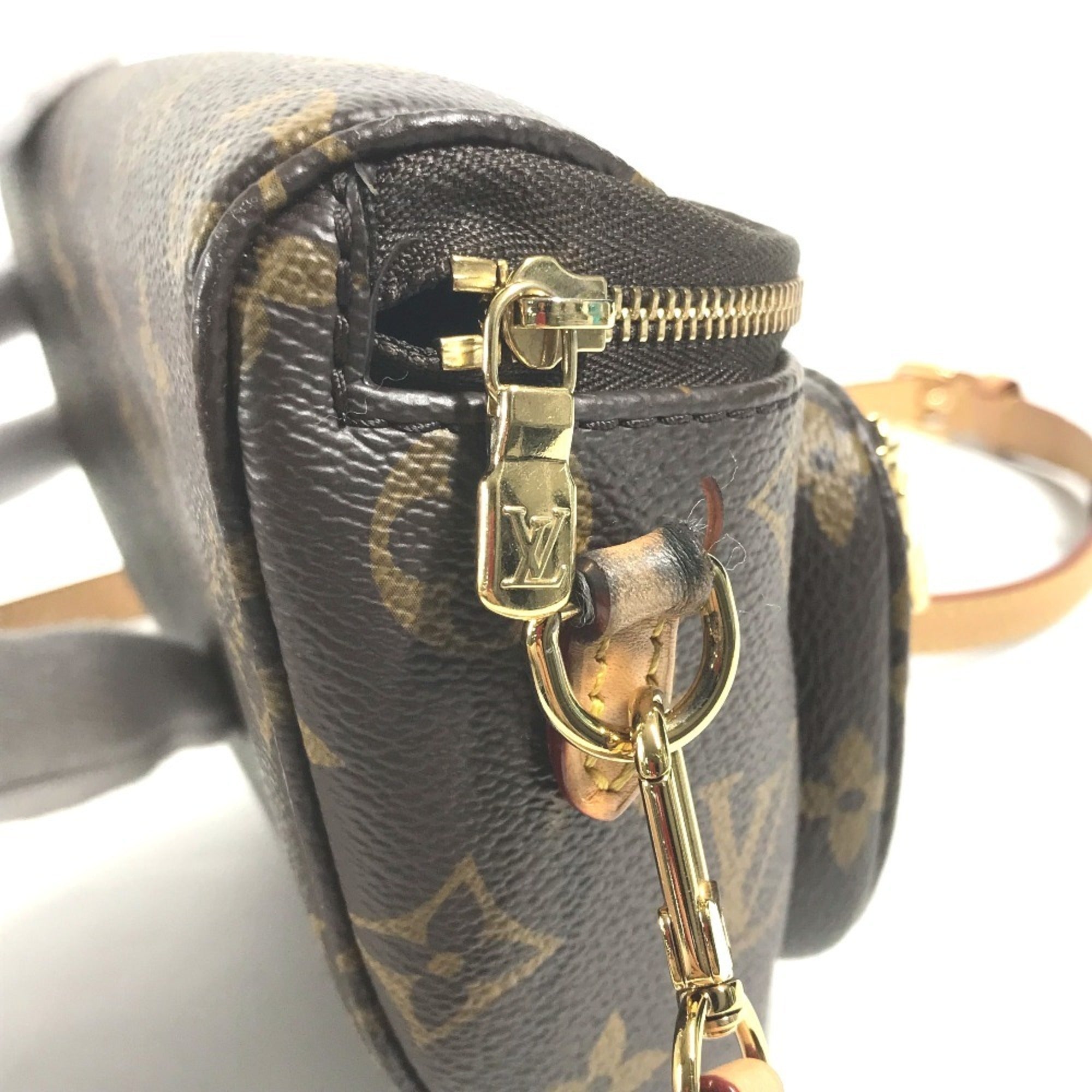 Louis Vuitton Brown Monogram Monogram Pochette Shoulder Bag Sling Bag (Pre-Owned)