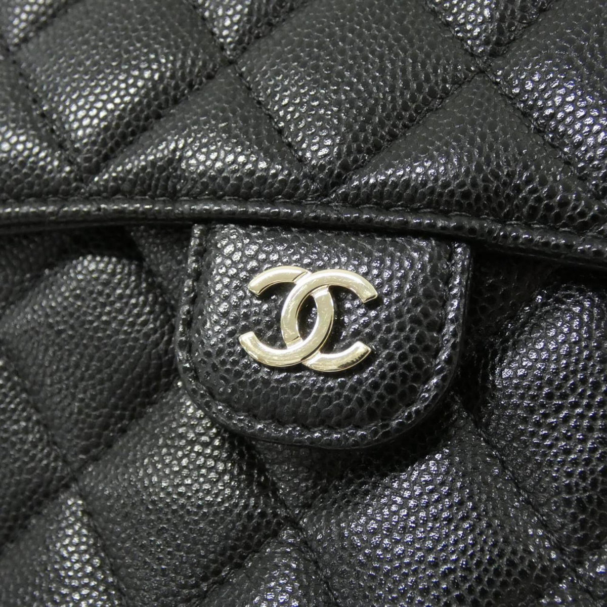 Chanel Black Grained Calfskin Handbag Shoulder Bag (Pre-Owned)