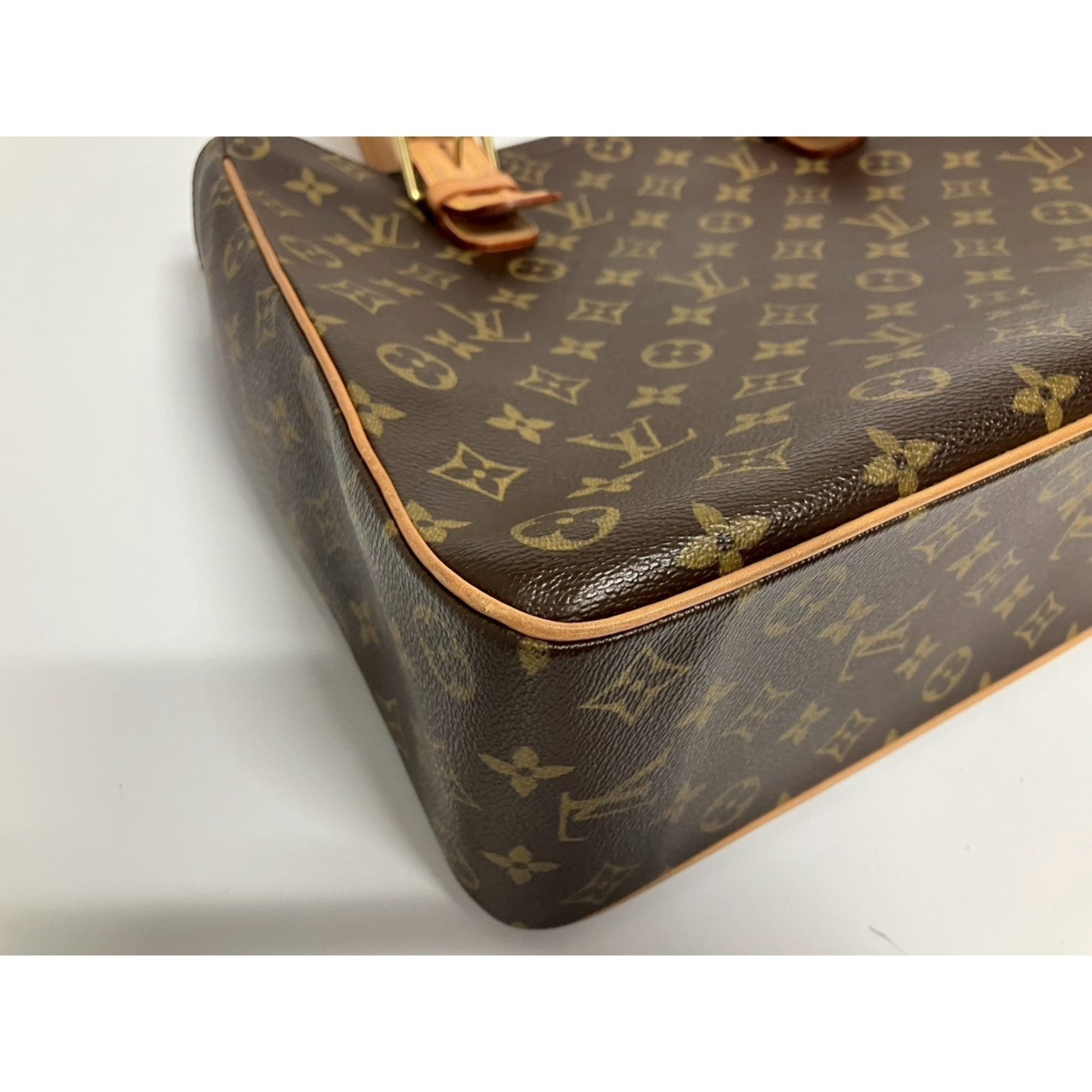 Louis Vuitton Brown Handbag (Pre-Owned)
