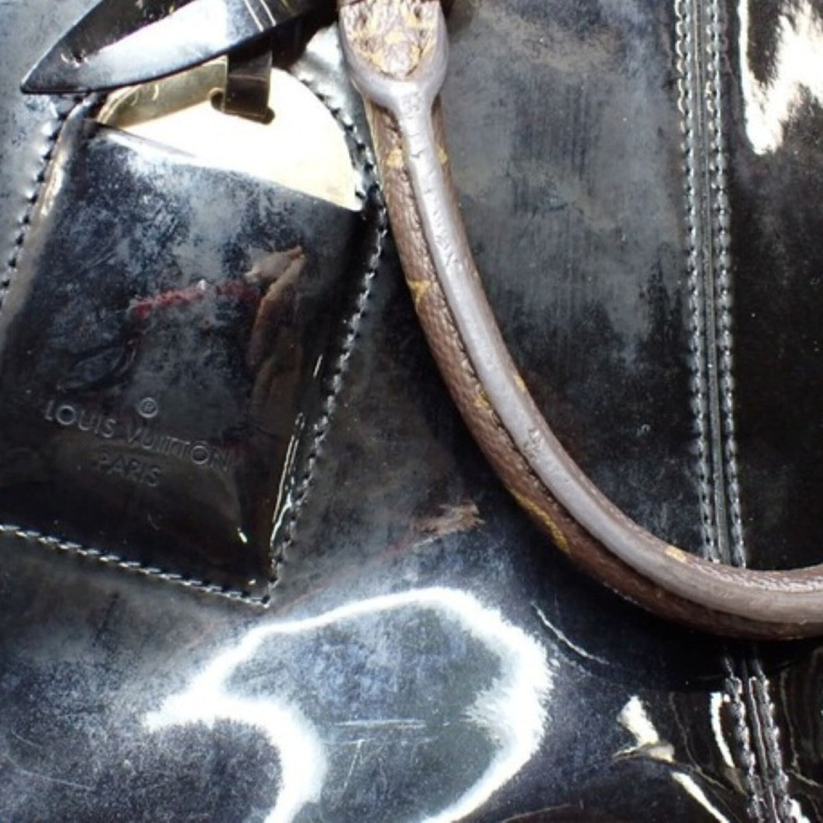 Louis Vuitton Black Noir Monogram Vernis Handbag Shoulder Bag (Pre-Owned)