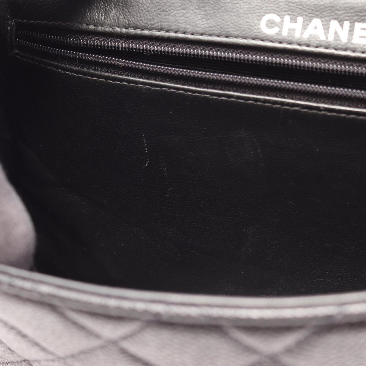 Chanel Matelasse Black Grained Calfskin Handbag (Pre-Owned)