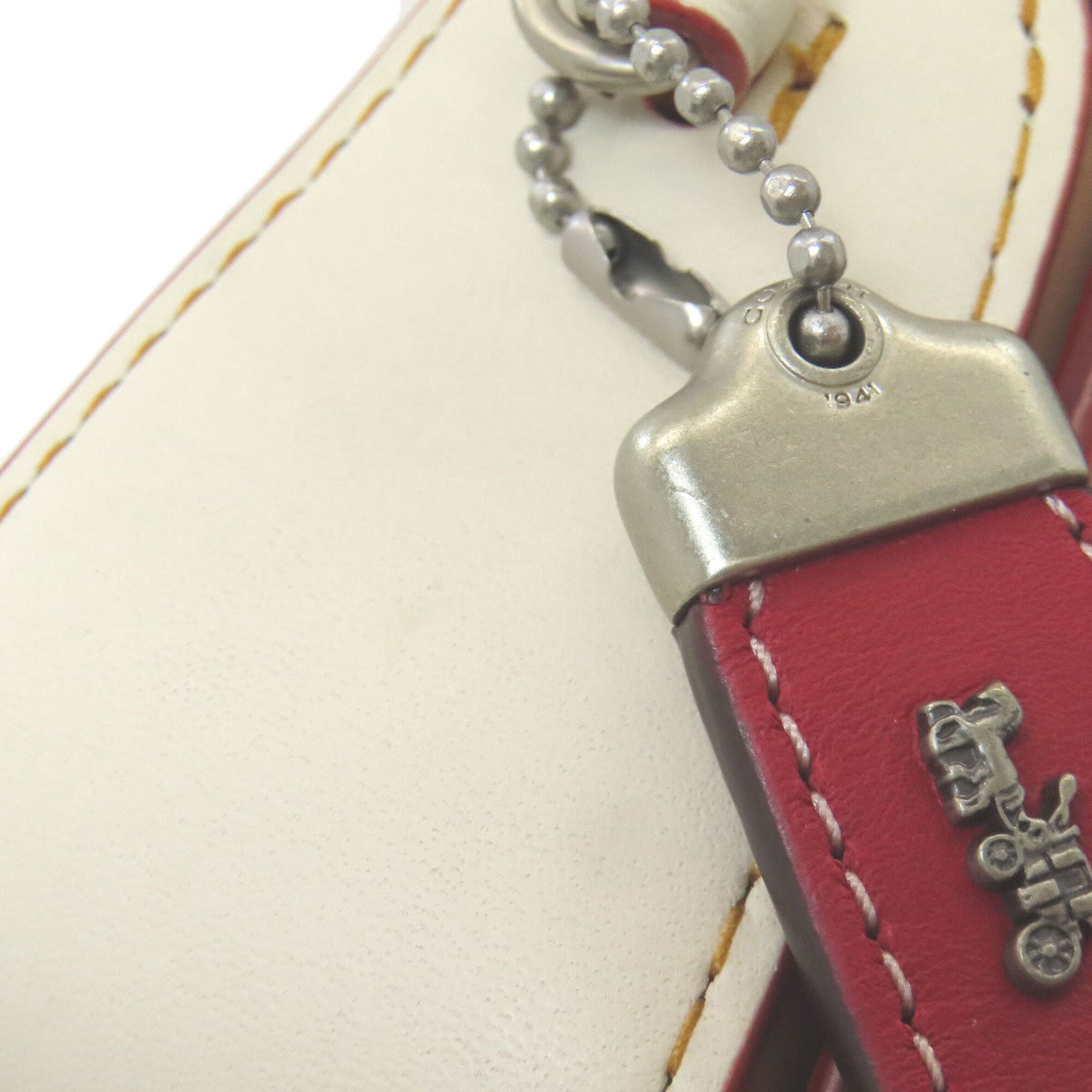 Coach White Leather Shoulder Bag (Pre-Owned)