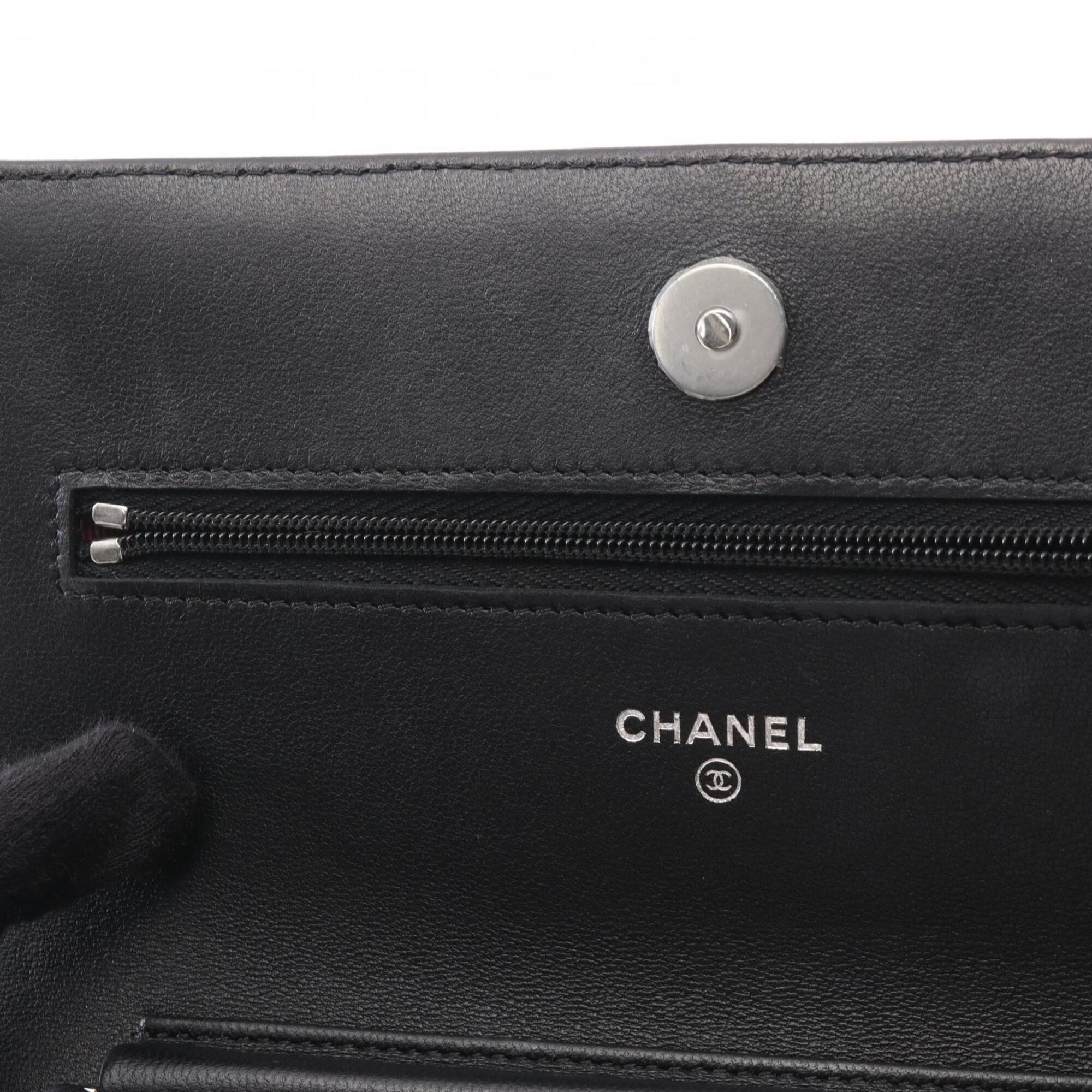 Chanel Matelasse Black Leather Handbag Shoulder Bag (Pre-Owned)