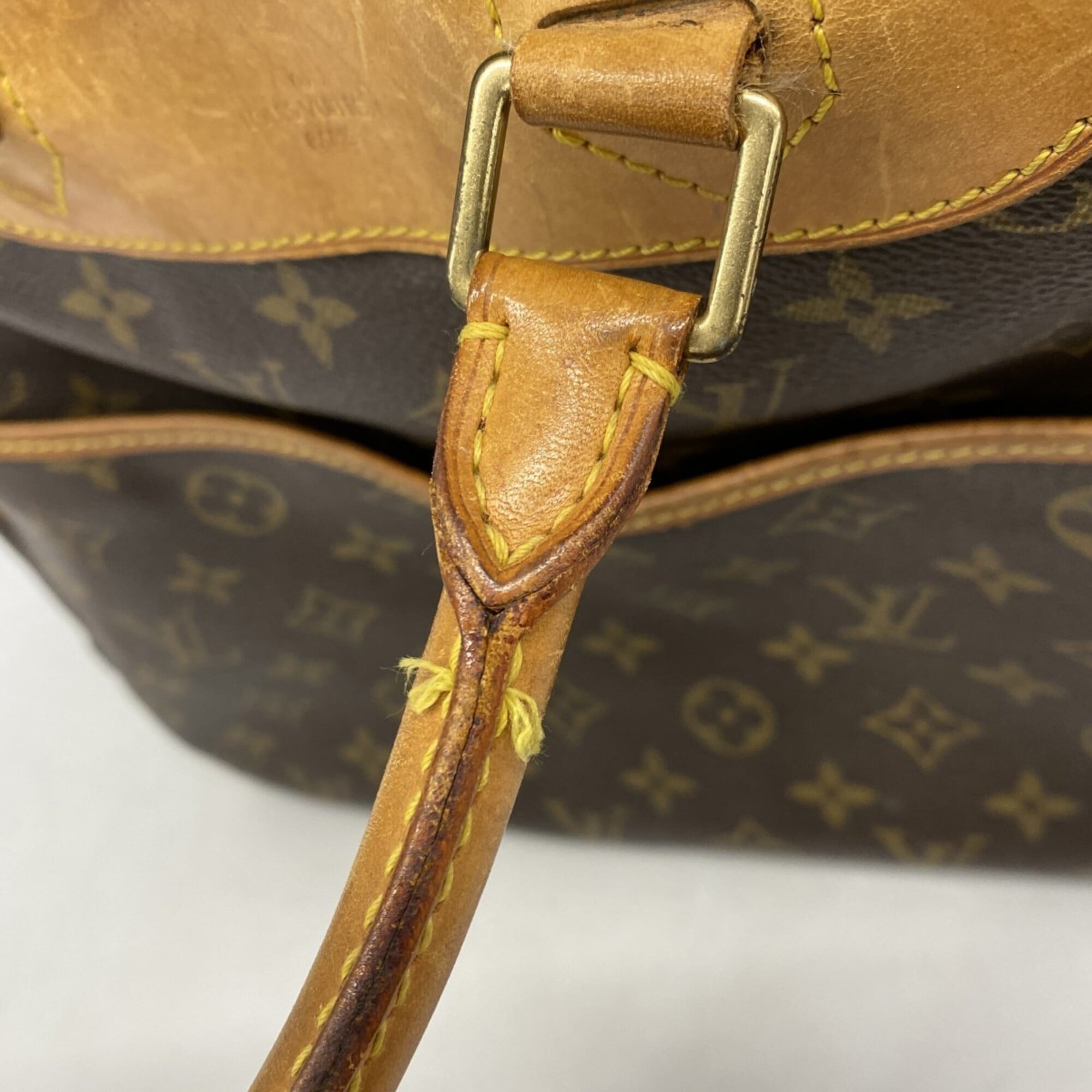 Louis Vuitton Brown Handbag (Pre-Owned)