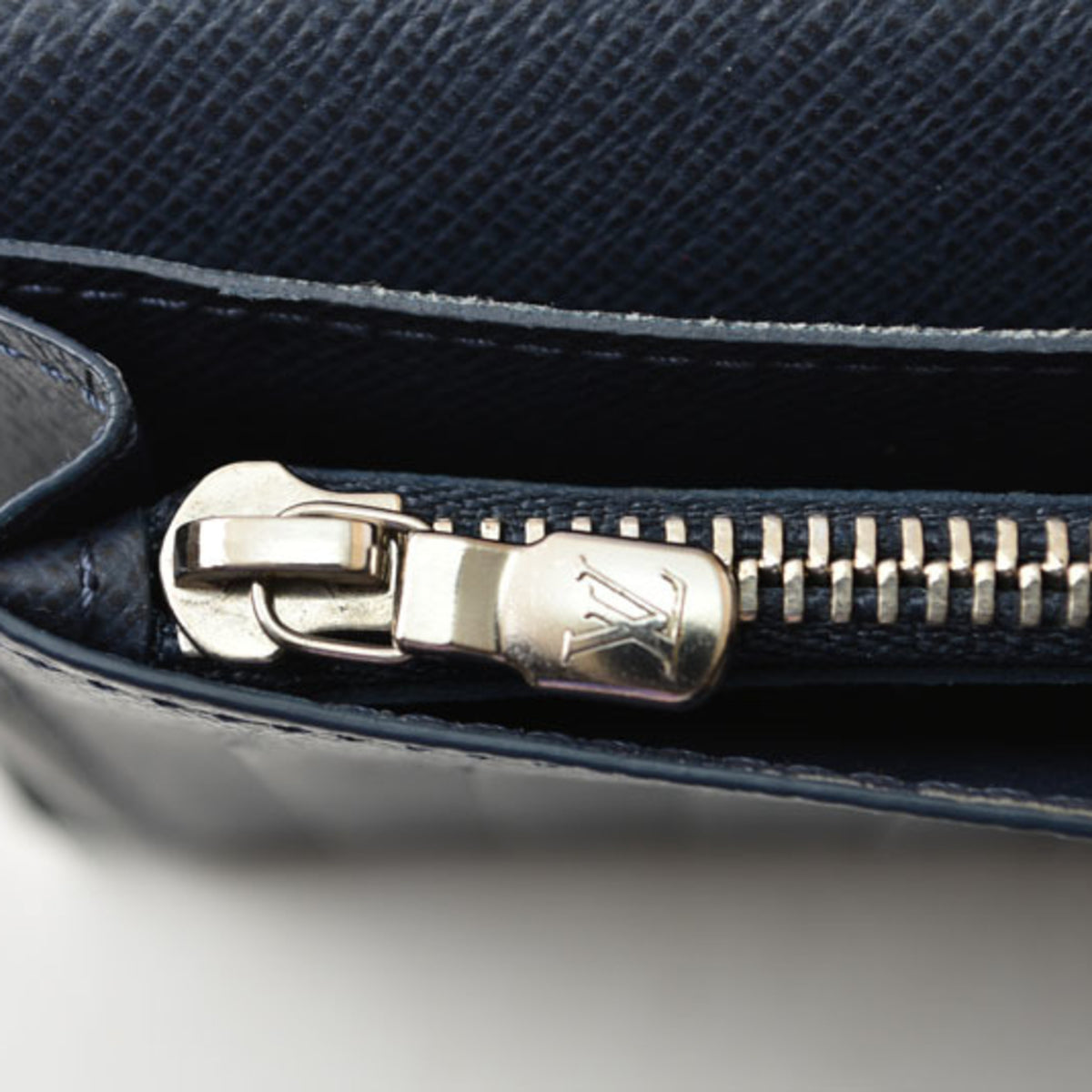 Louis Vuitton Blue Ocean Taiga Leather (Pre-Owned)