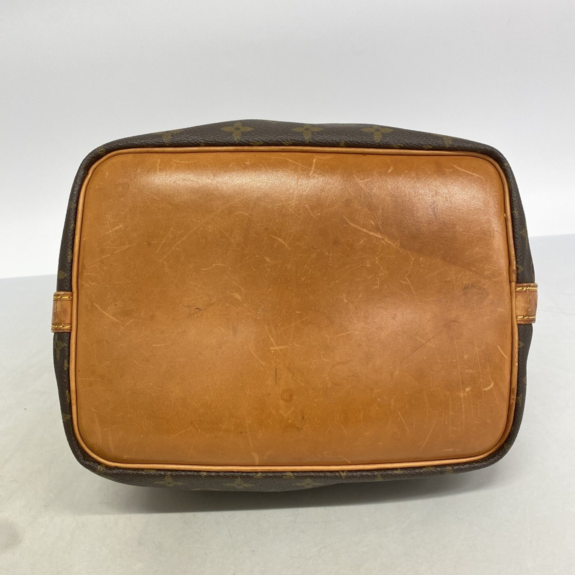 Louis Vuitton Brown Shoulder Bag (Pre-Owned)