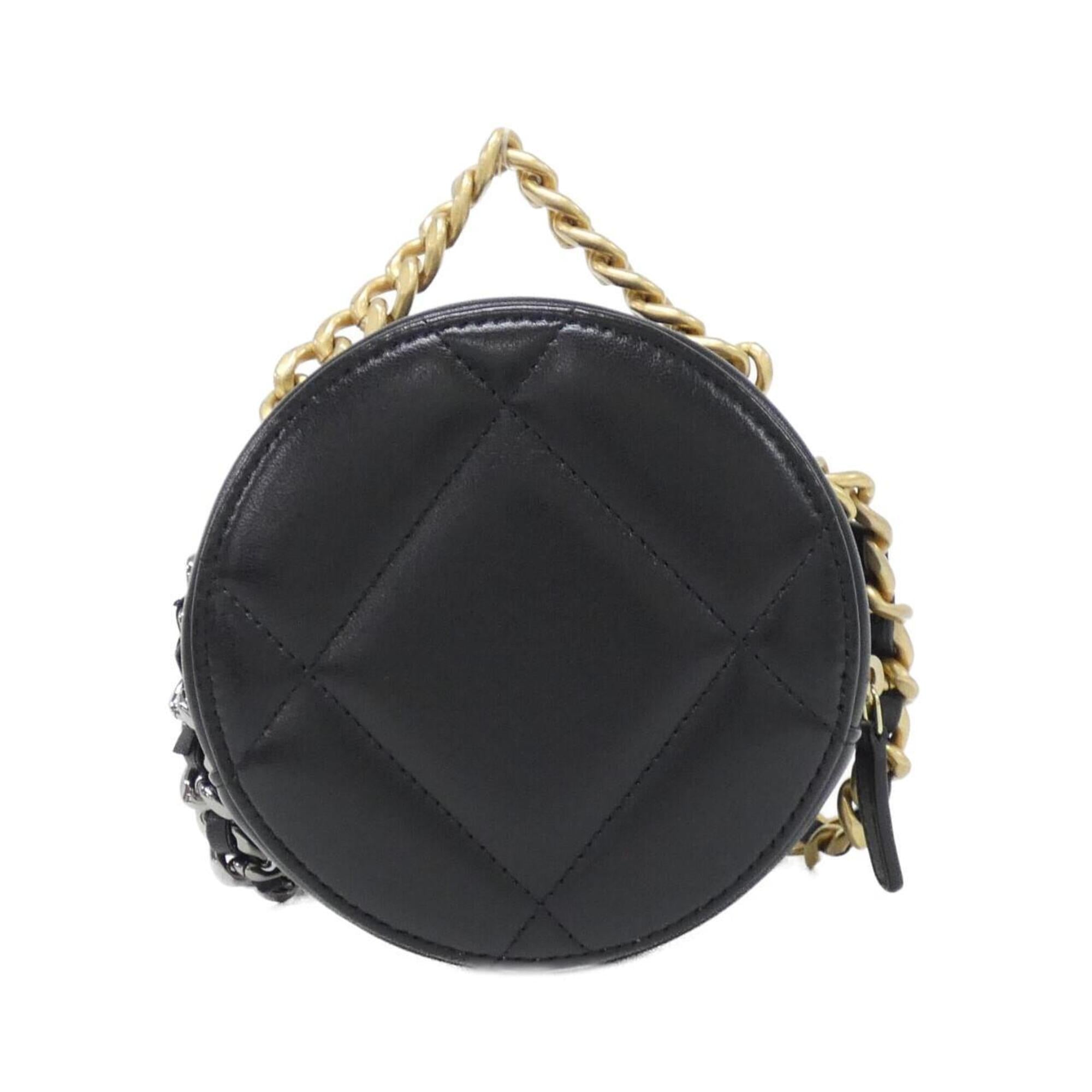 Chanel Black Leather Shoulder Bag (Pre-Owned)