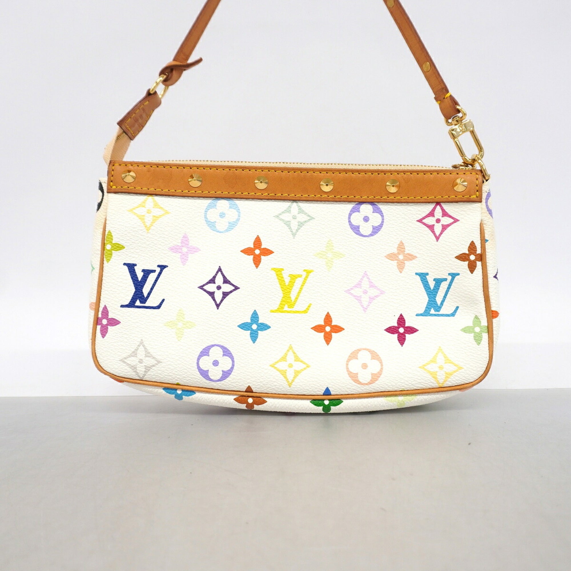 Louis Vuitton Blanc Pouch (Pre-Owned)