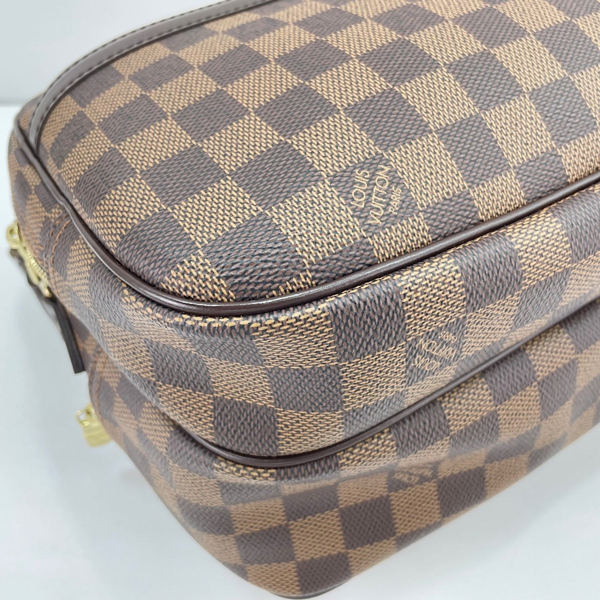 Louis Vuitton Brown Shoulder Bag (Pre-Owned)