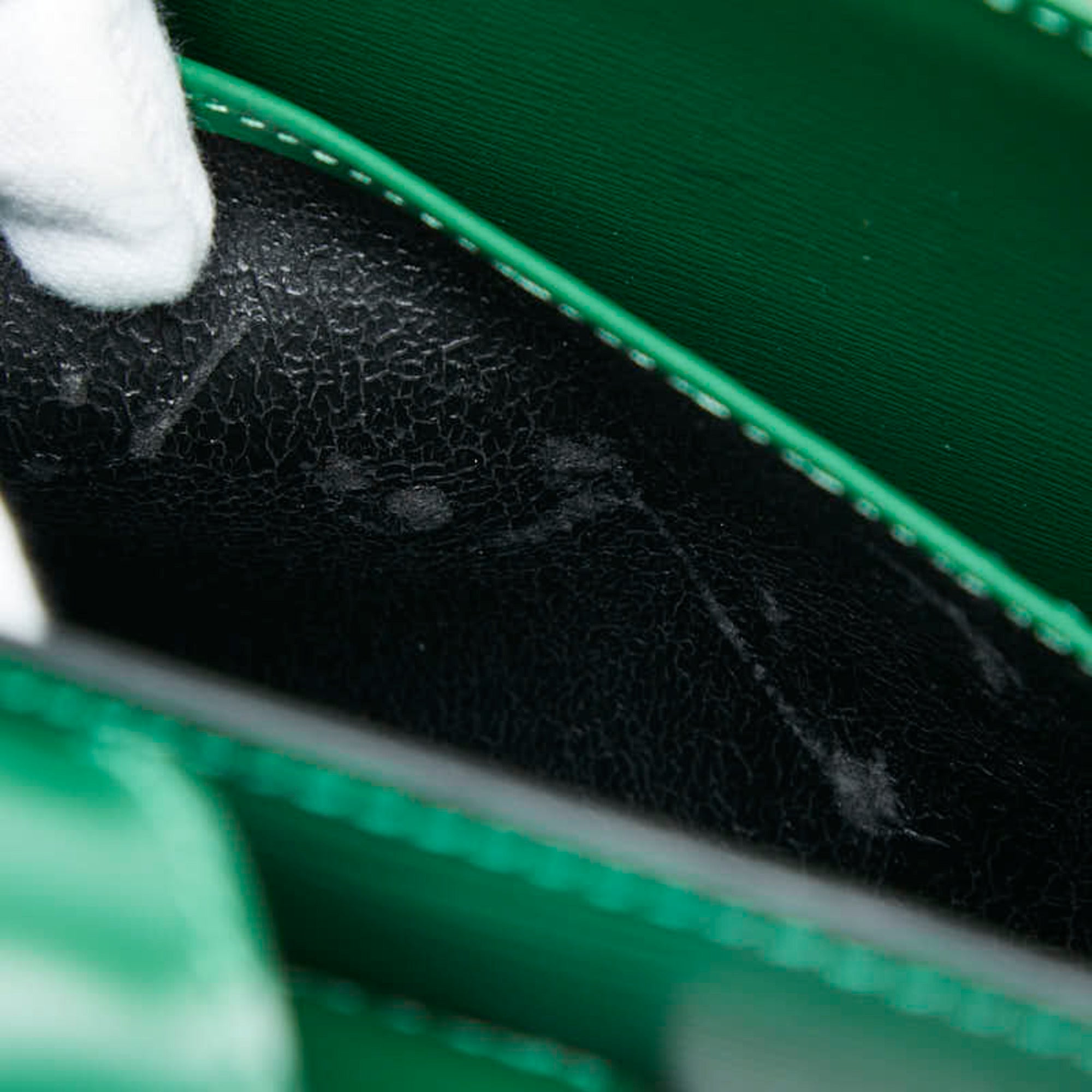 Louis Vuitton Borneo Green Leather Shoulder Bag (Pre-Owned)