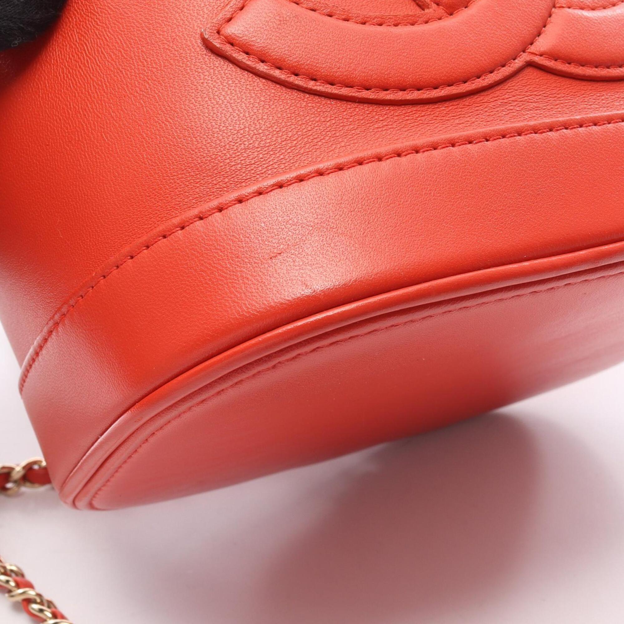 Chanel Red Color Leather Handbag (Pre-Owned)