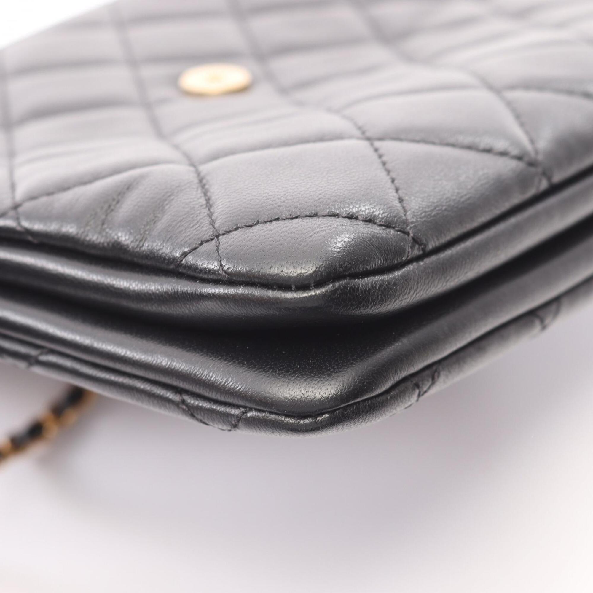 Chanel Black Leather Handbag Shoulder Bag (Pre-Owned)
