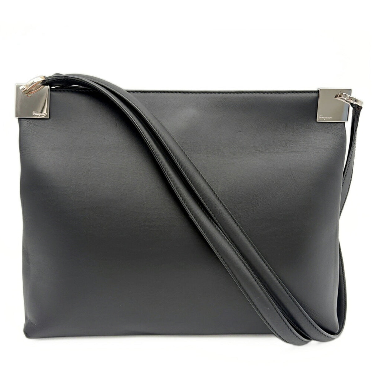Salvatore Ferragamo Black Leather Shoulder Bag (Pre-Owned)